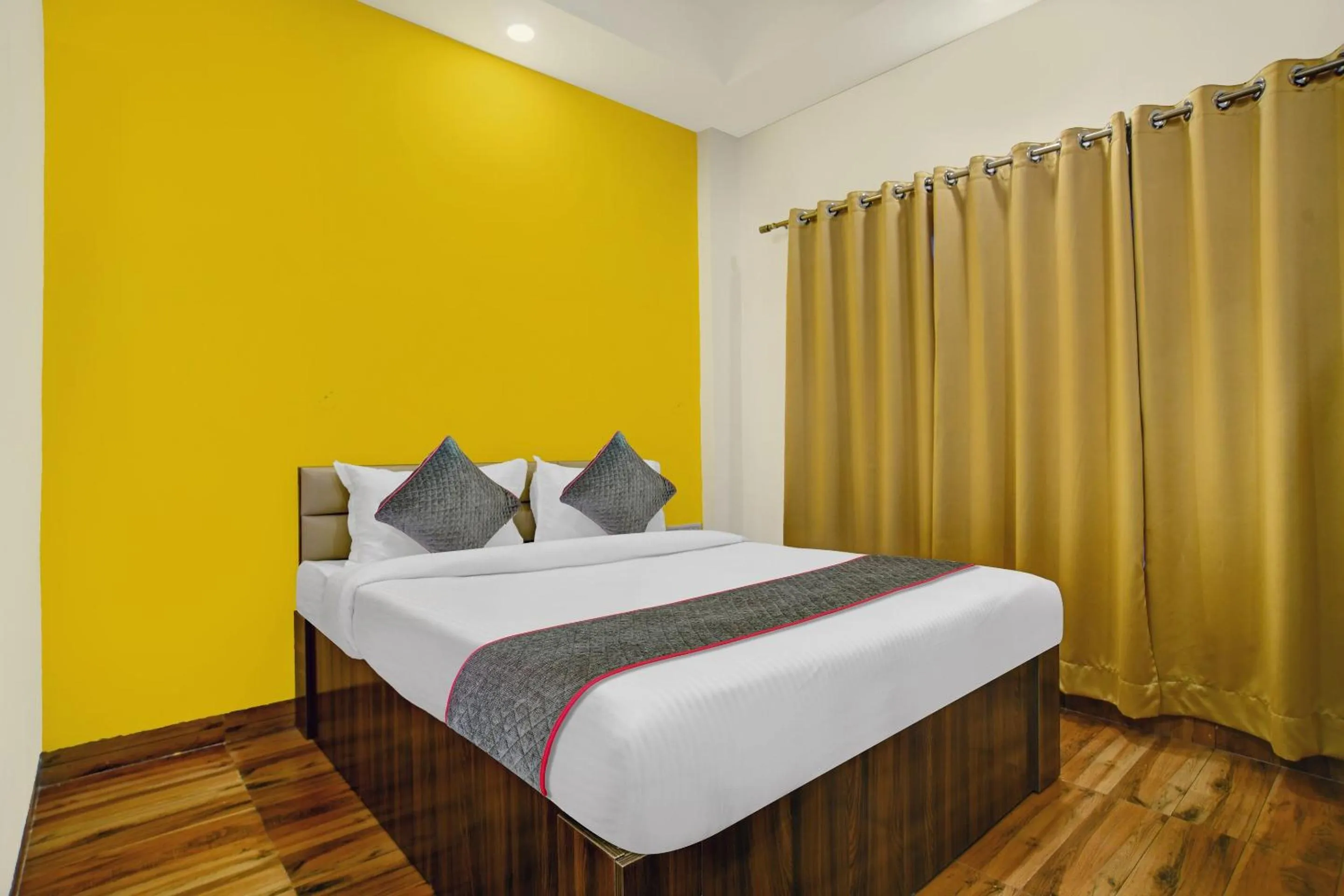 Bedroom, Bed in Super Townhouse Pine Tree