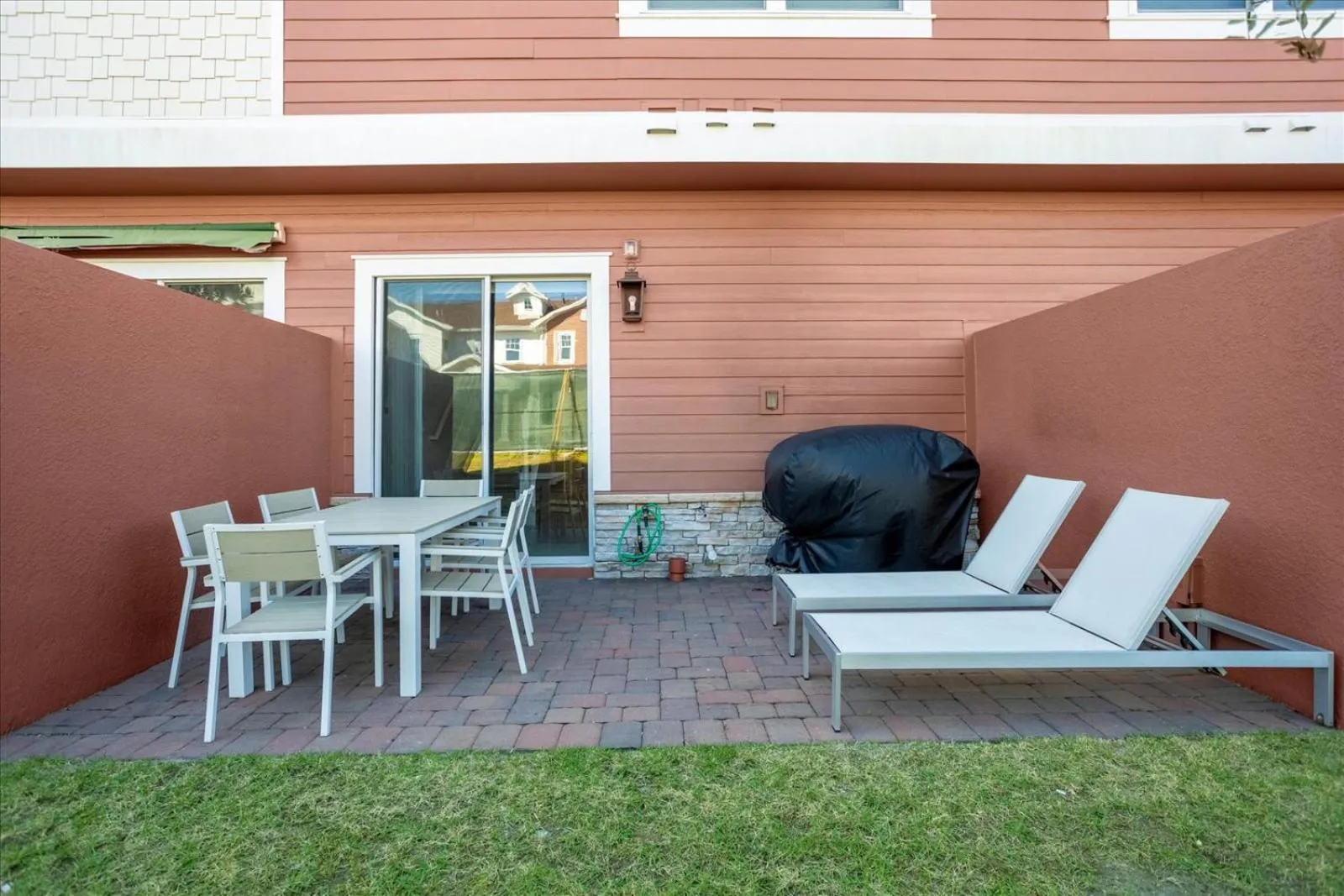 Patio in Magical Vacation Home 3 min from Disney