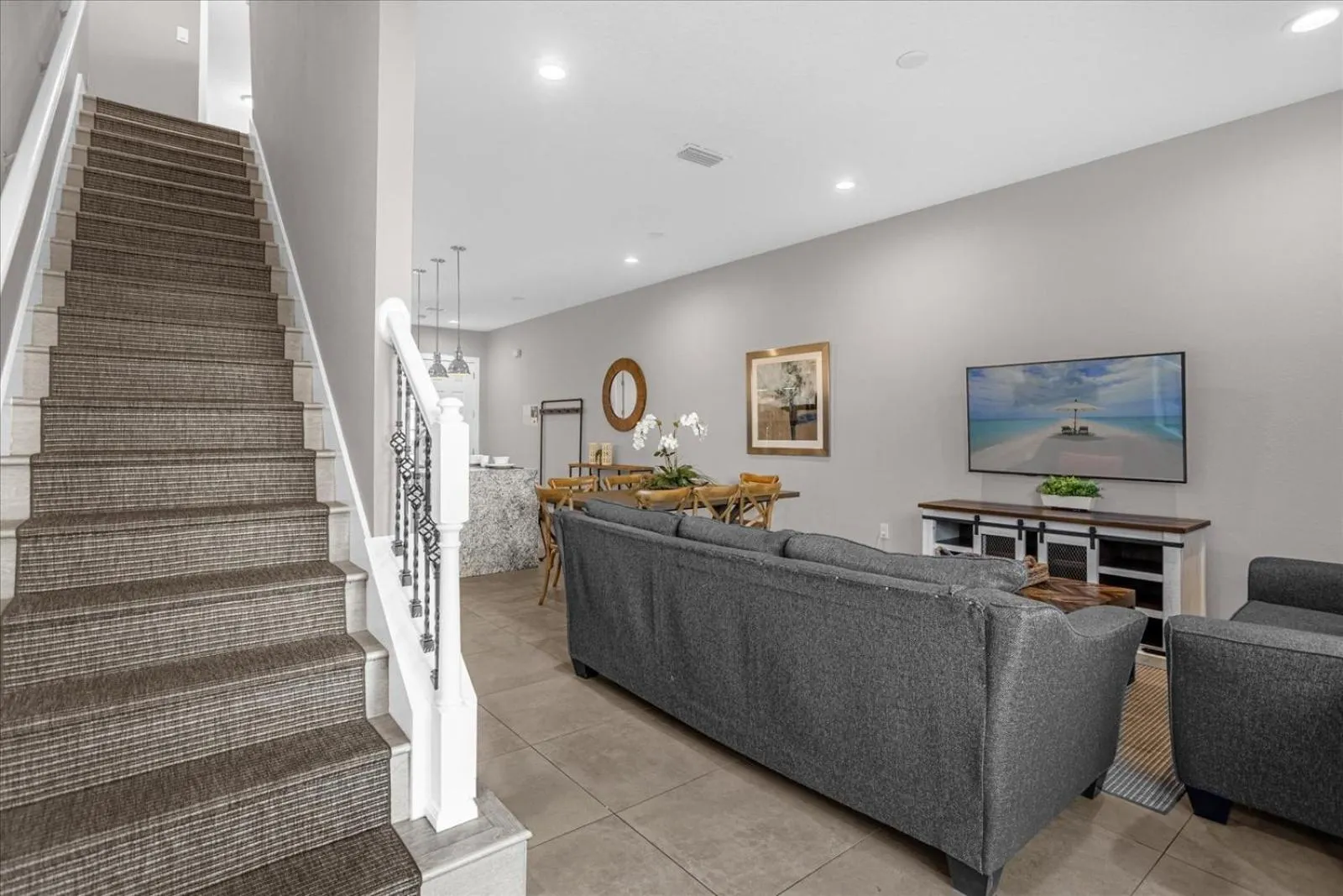 Living room in Magical Vacation Home 3 min from Disney