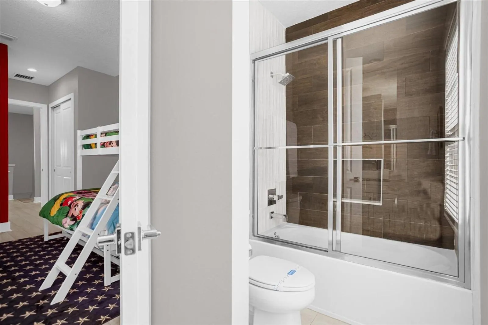 Bathroom in Magical Vacation Home 3 min from Disney