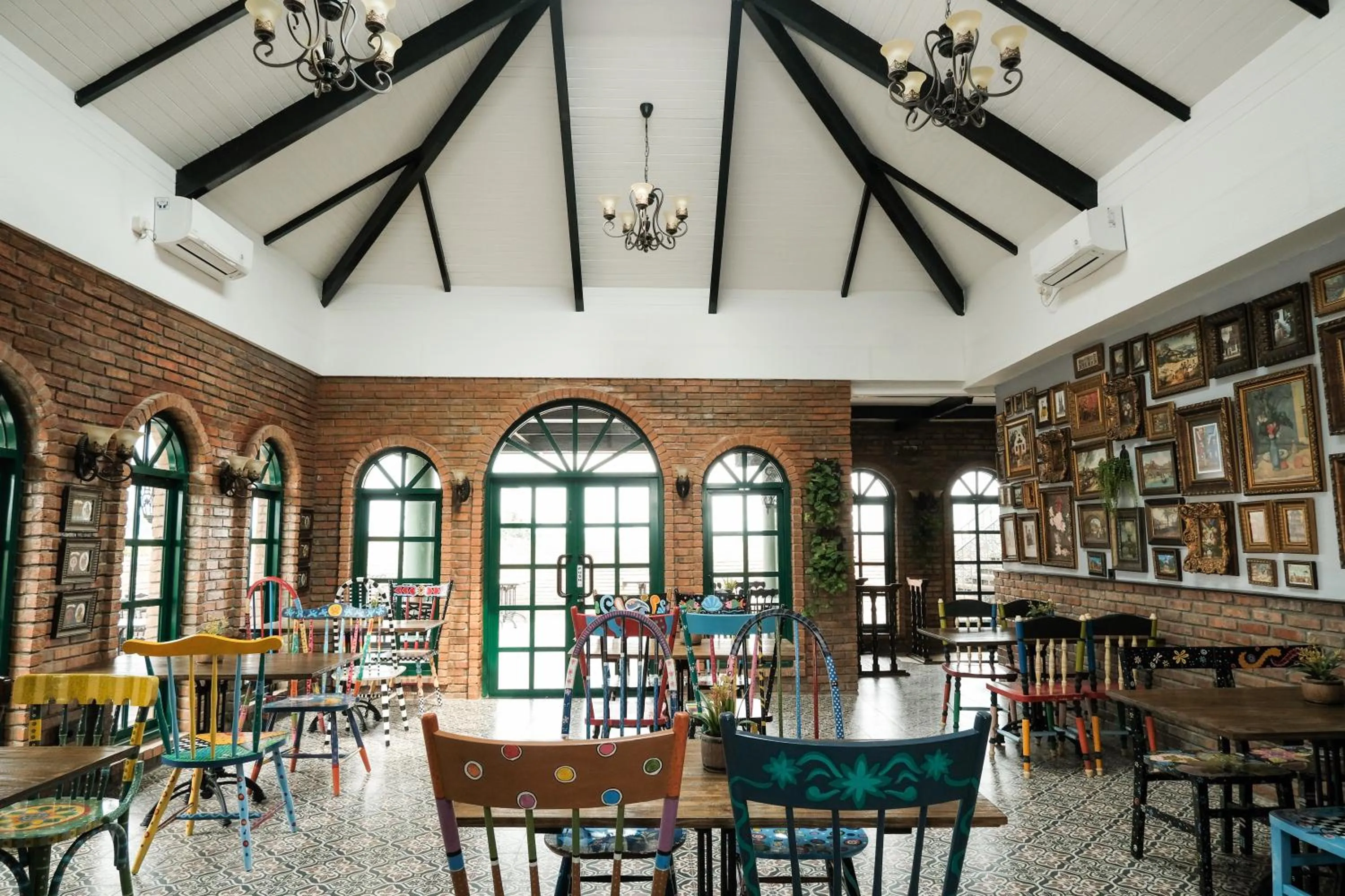 Restaurant/places to eat in Nonies Huis Cibubur