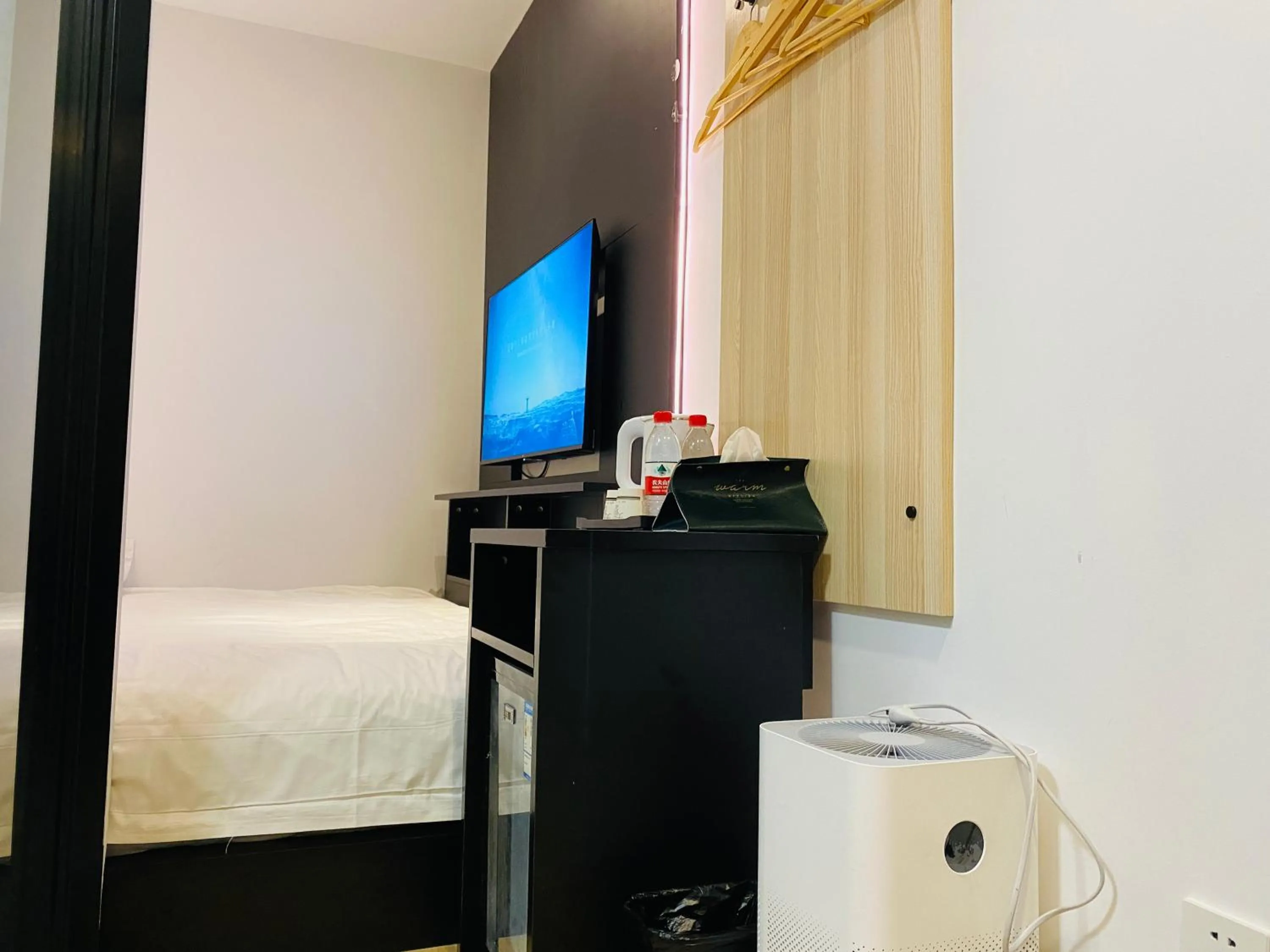 Photo of the whole room, Bed in Dayin International Youth Hostel - East Nanjing Road & People's Square & The Bund Branch