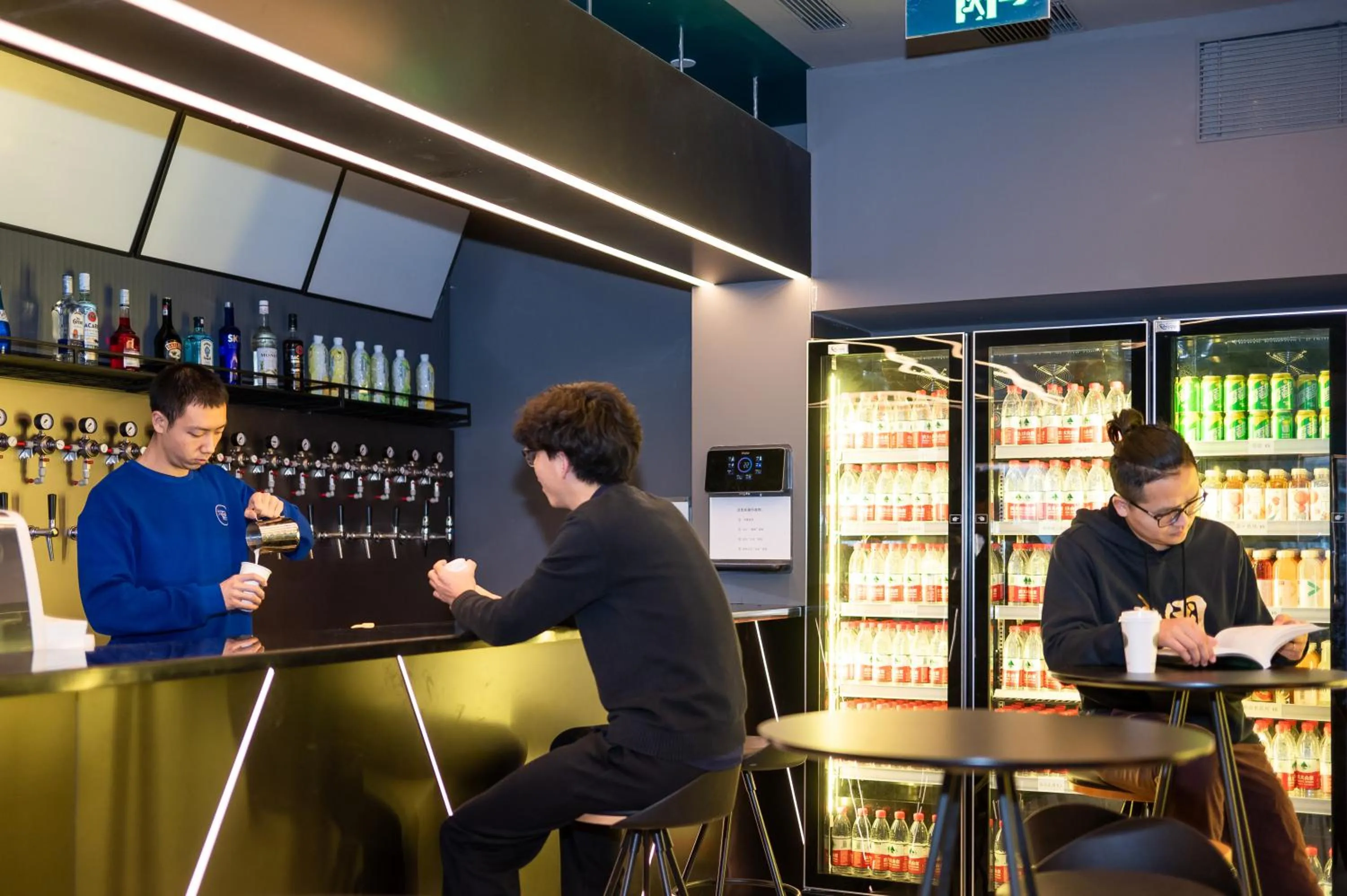 Lounge or bar in Dayin International Youth Hostel - East Nanjing Road & People's Square & The Bund Branch