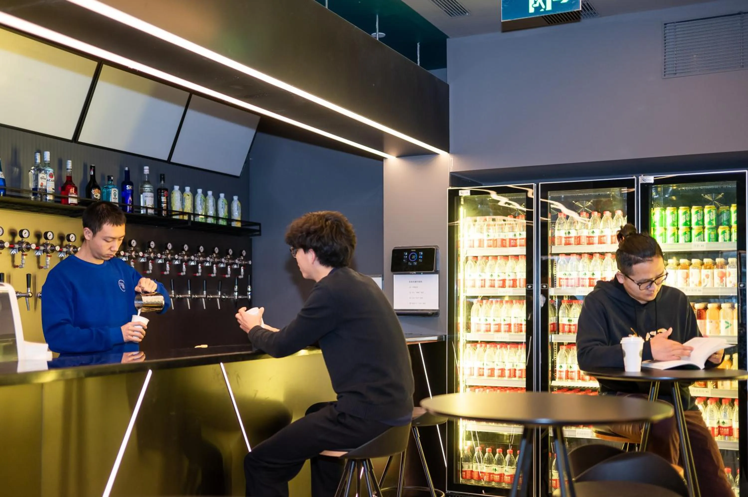 Lounge or bar in Dayin International Youth Hostel - East Nanjing Road & People's Square & The Bund Branch