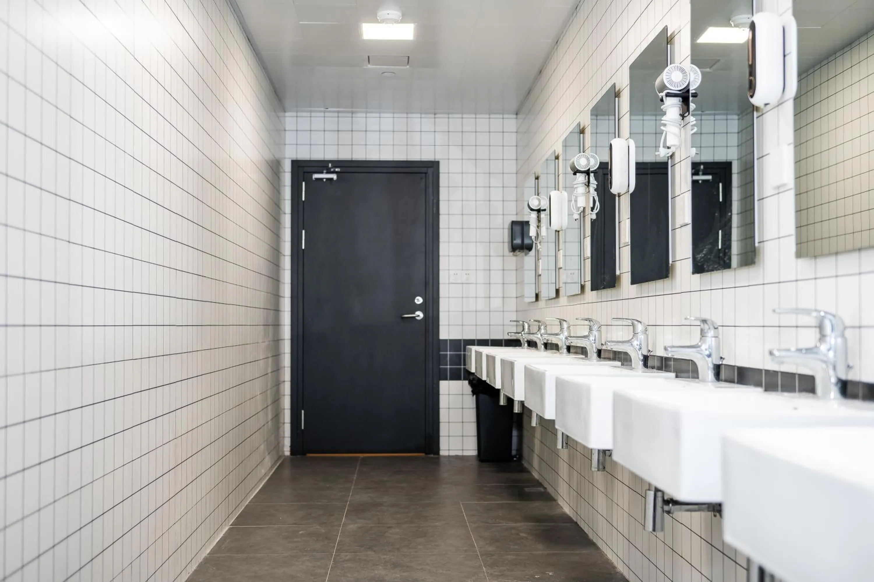 Bathroom in Dayin International Youth Hostel - East Nanjing Road & People's Square & The Bund Branch