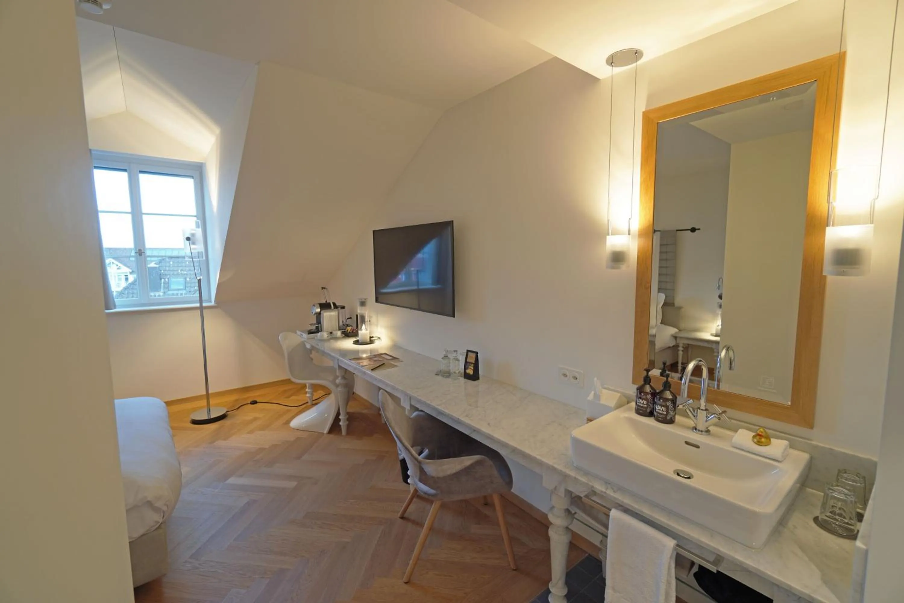 Bathroom in CASPAR Swiss Quality Hotel