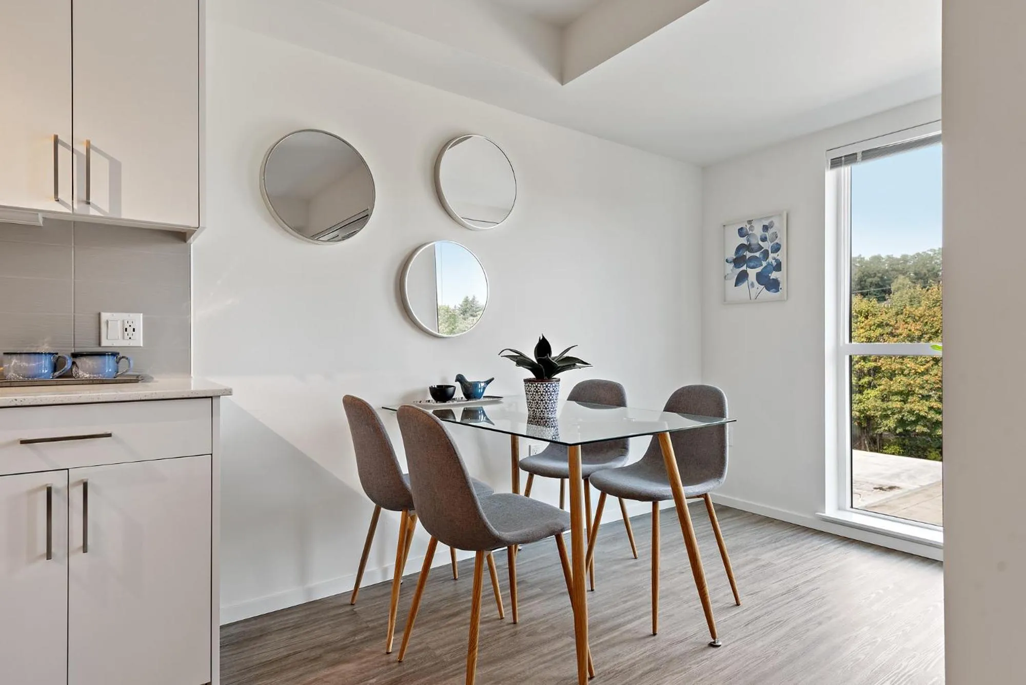 Dining area in U Place Urban Apartments by Sweetome