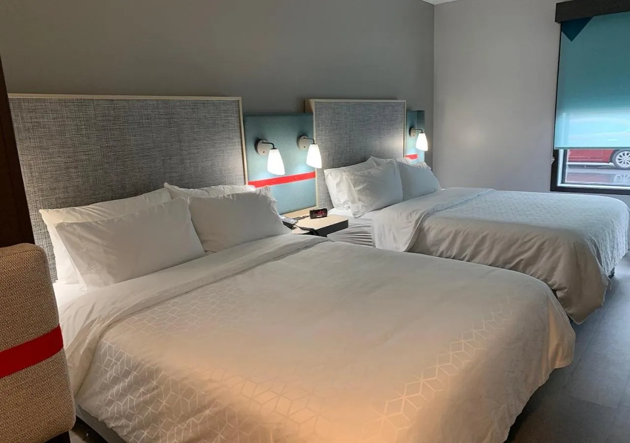 Bedroom, Bed in avid hotels - Salem by IHG