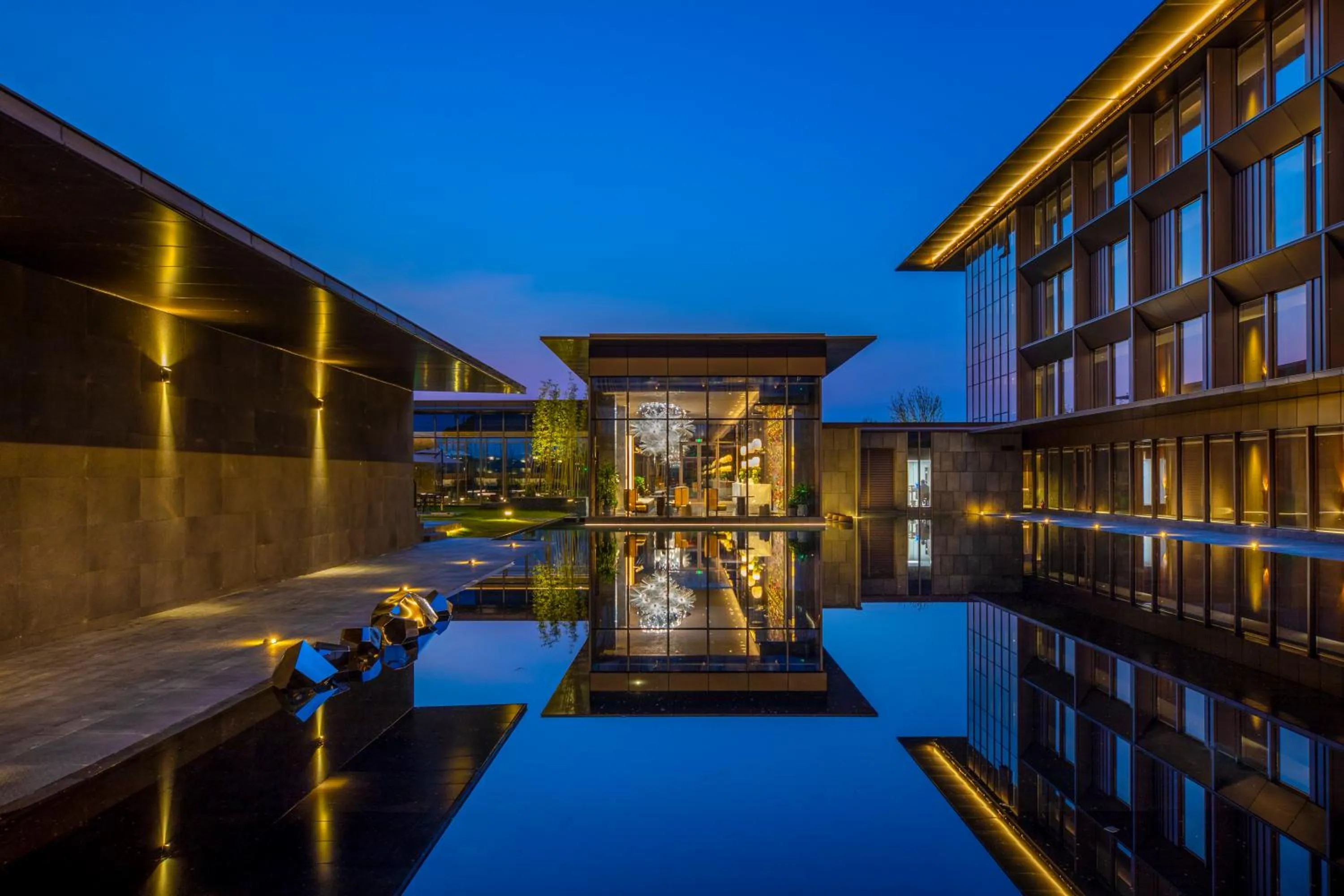 Property building in Hotel Indigo Suzhou Yangcheng Lake by IHG