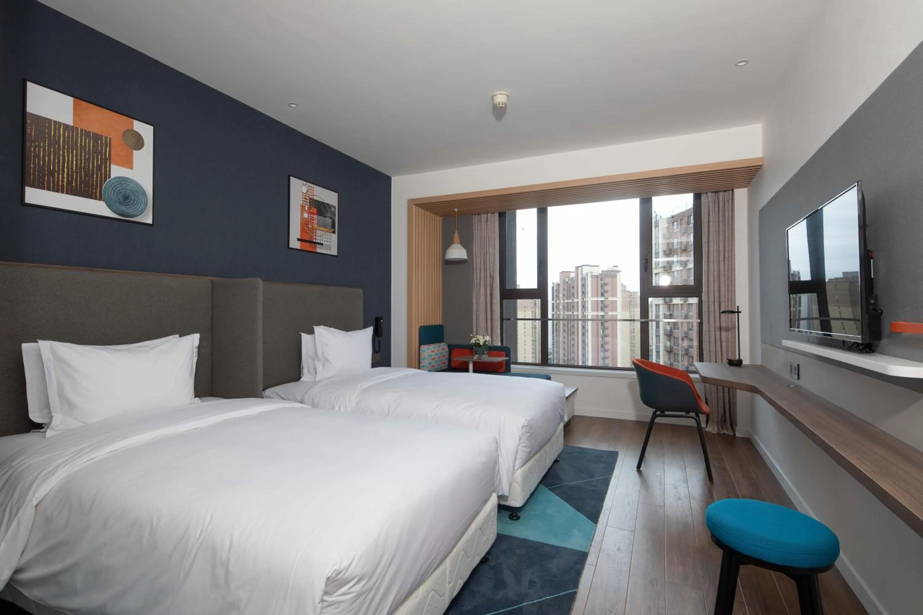 Photo of the whole room, Bed in Holiday Inn Express Xi'an High Tech South by IHG