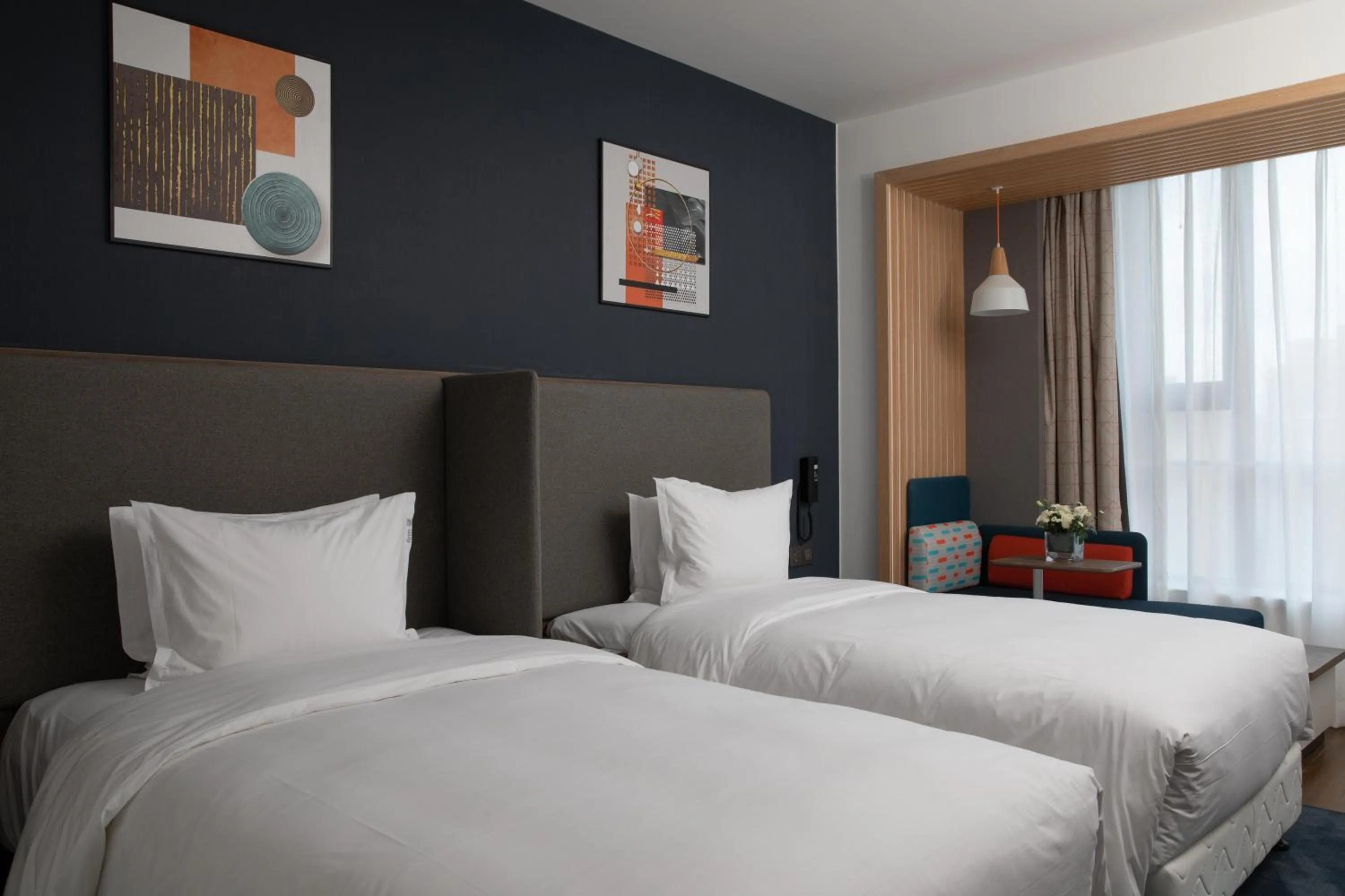 Photo of the whole room, Bed in Holiday Inn Express Xi'an High Tech South by IHG