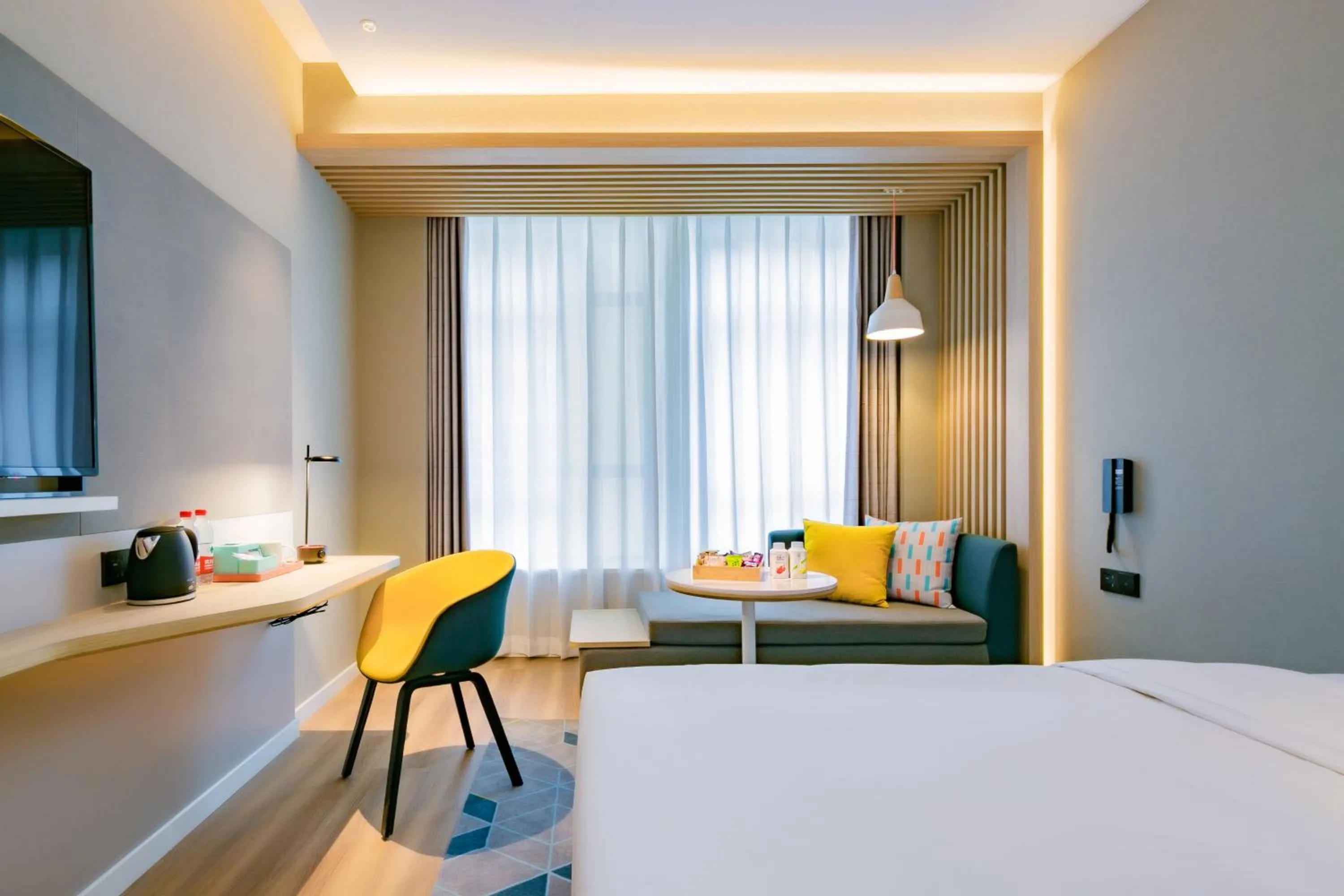 Photo of the whole room, Bed in Holiday Inn Express Xi'an High Tech Zone North by IHG