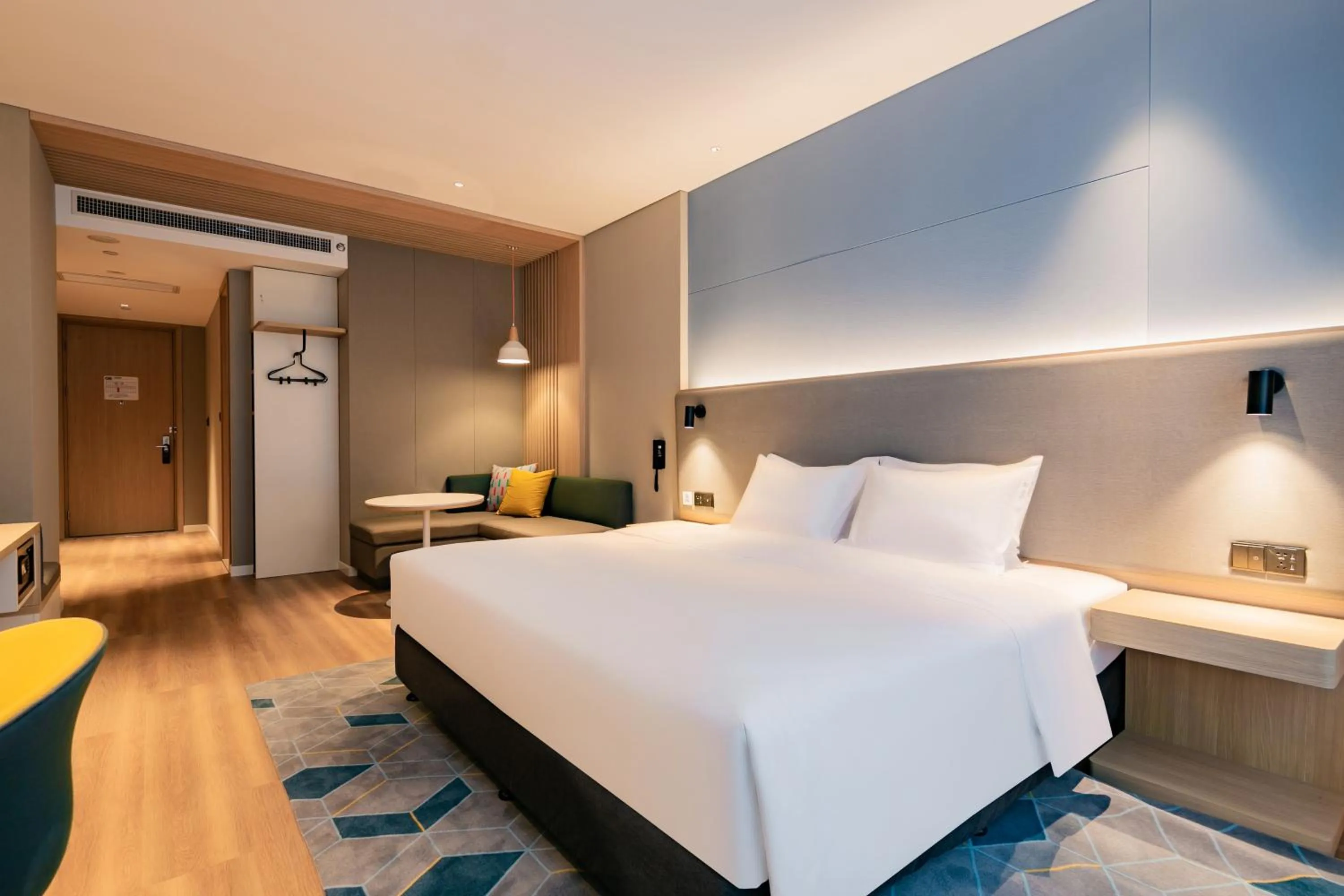 Photo of the whole room, Bed in Holiday Inn Express Xi'an High Tech Zone North by IHG