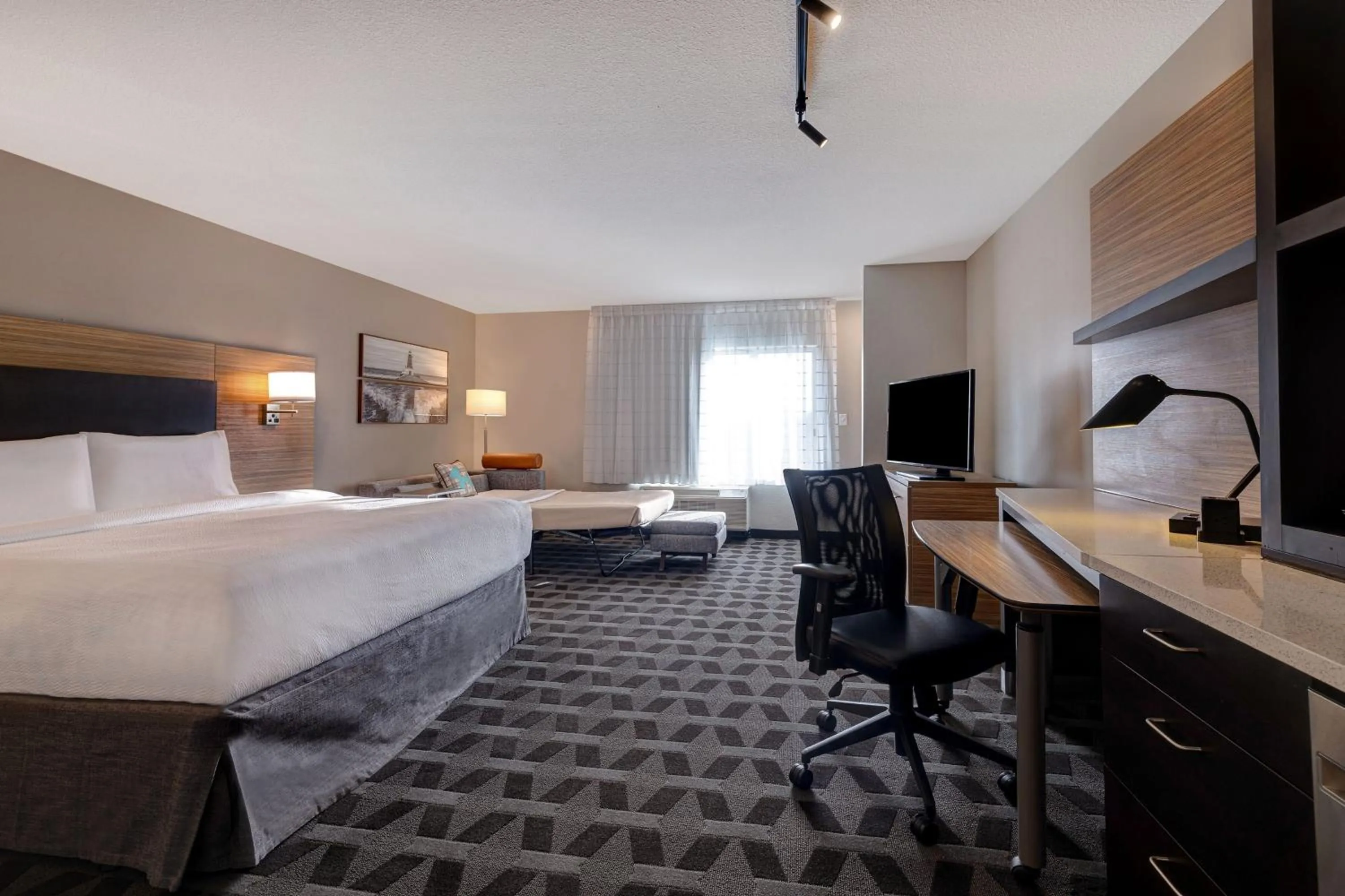 Photo of the whole room, Bed in TownePlace Suites by Marriott Monroe