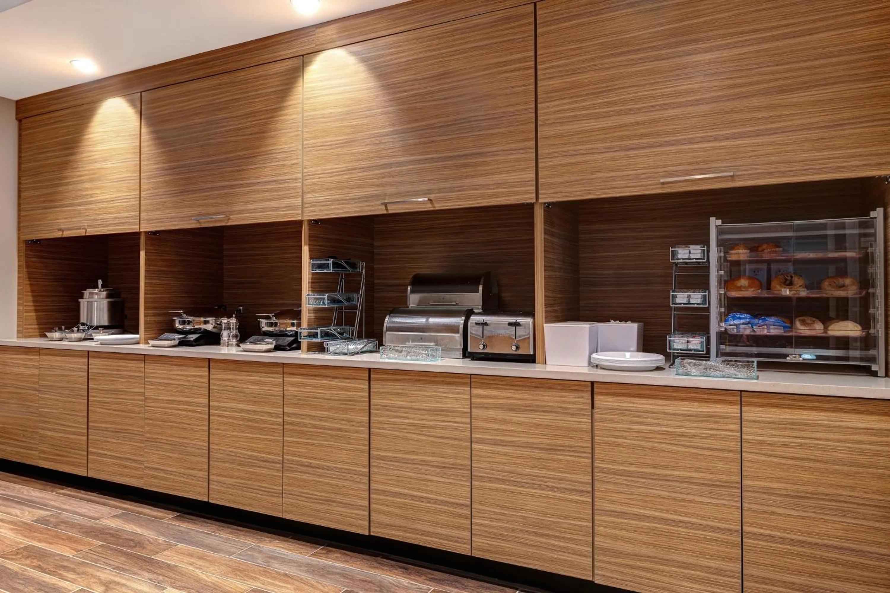 Breakfast in TownePlace Suites by Marriott Monroe
