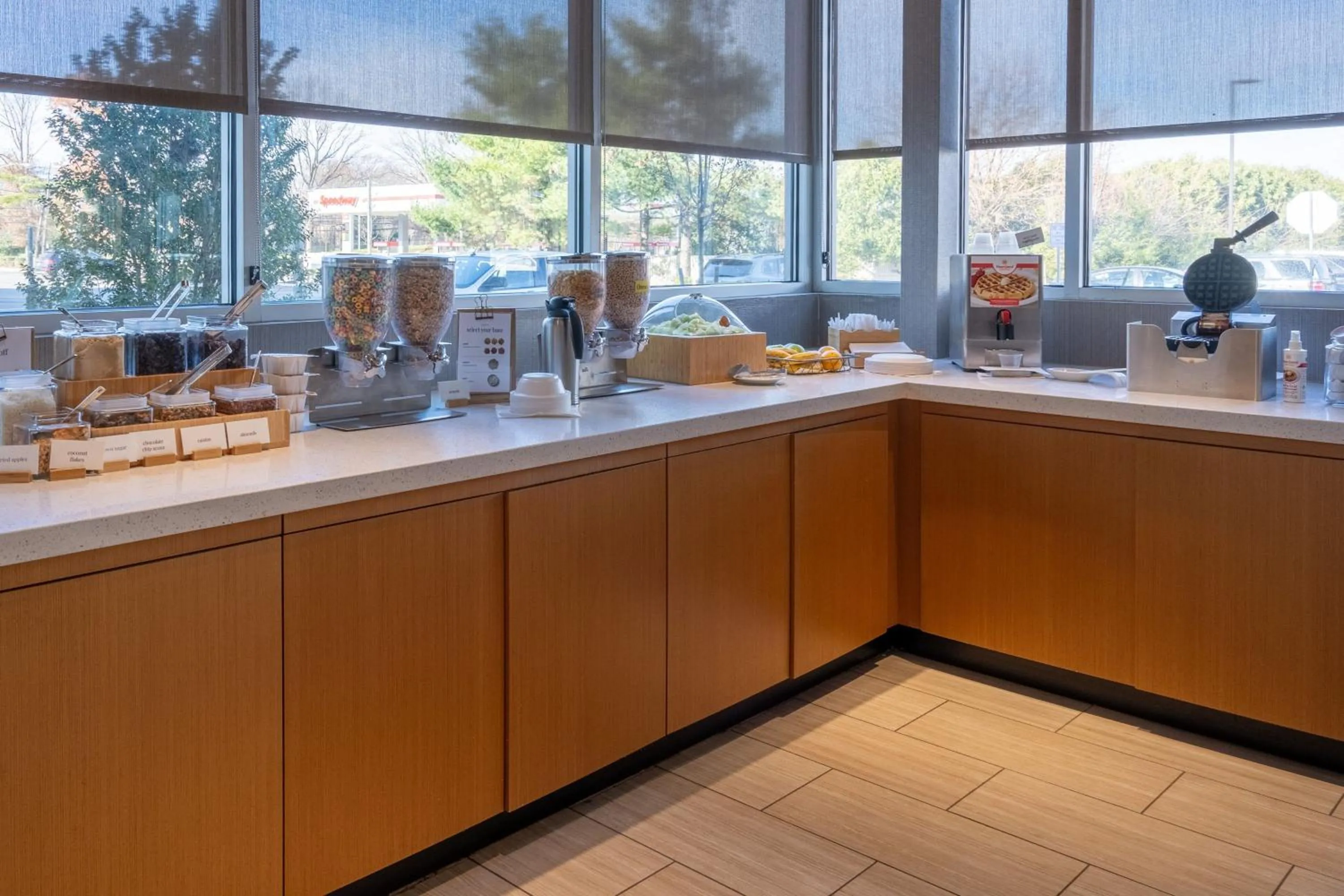 Breakfast in SpringHill Suites by Marriott Woodbridge