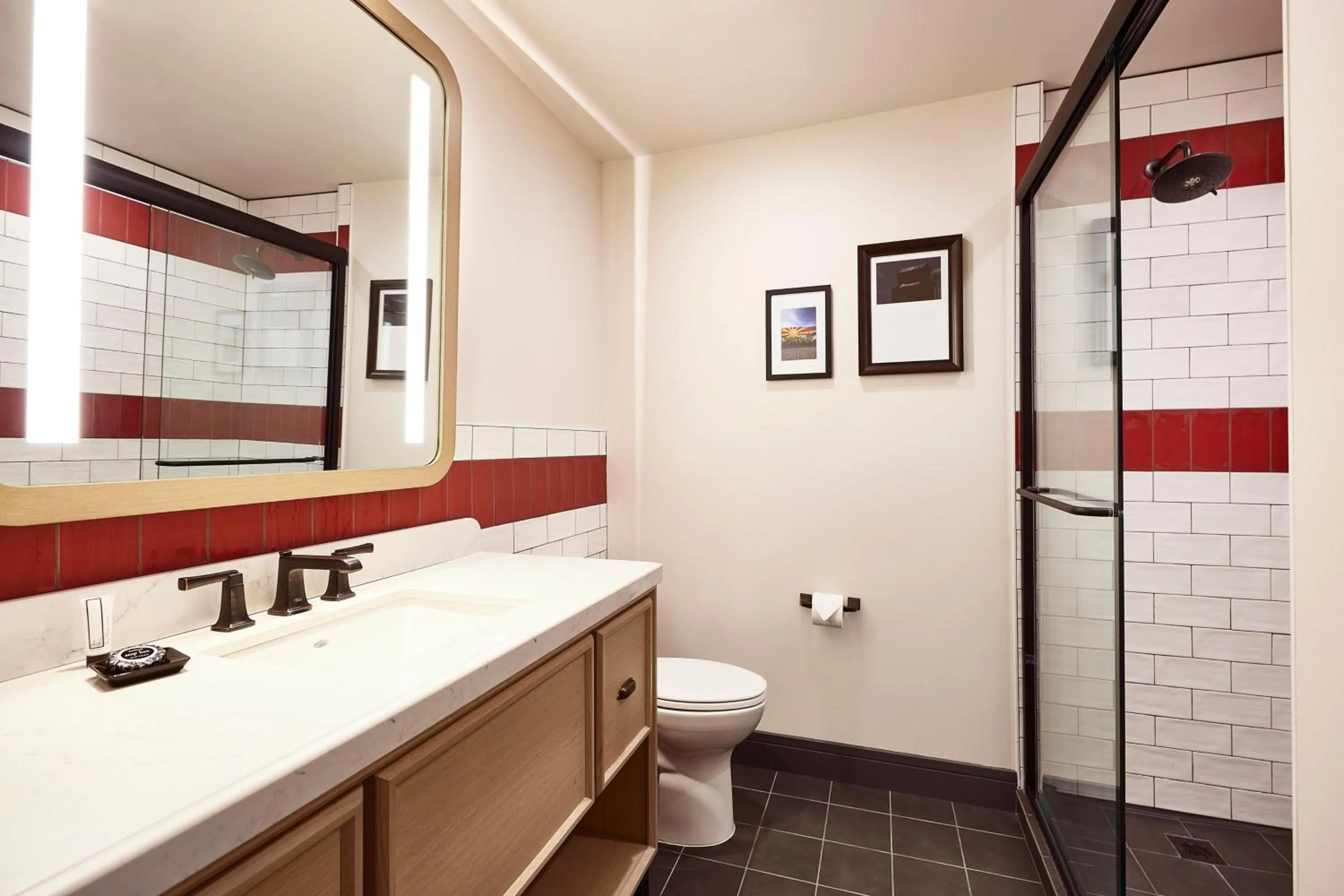 Bathroom in The Scarlet, Lincoln, a Tribute Portfolio Hotel