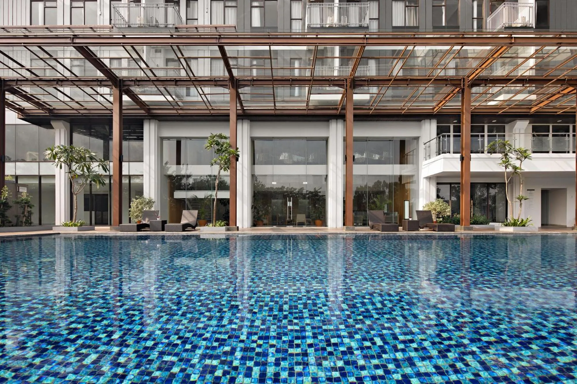 Swimming pool in Kawana Golf Residence