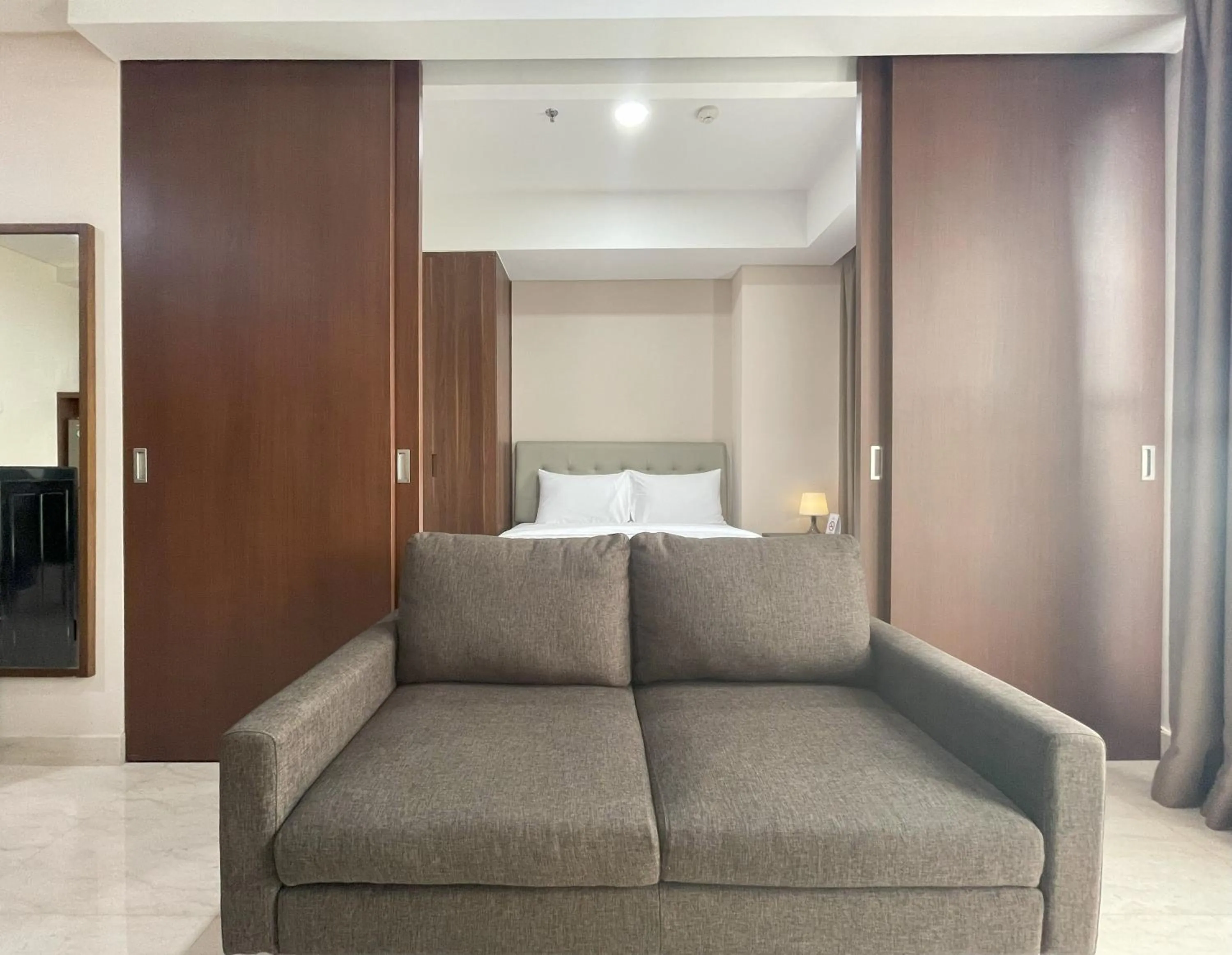 Bed in Kawana Golf Residence