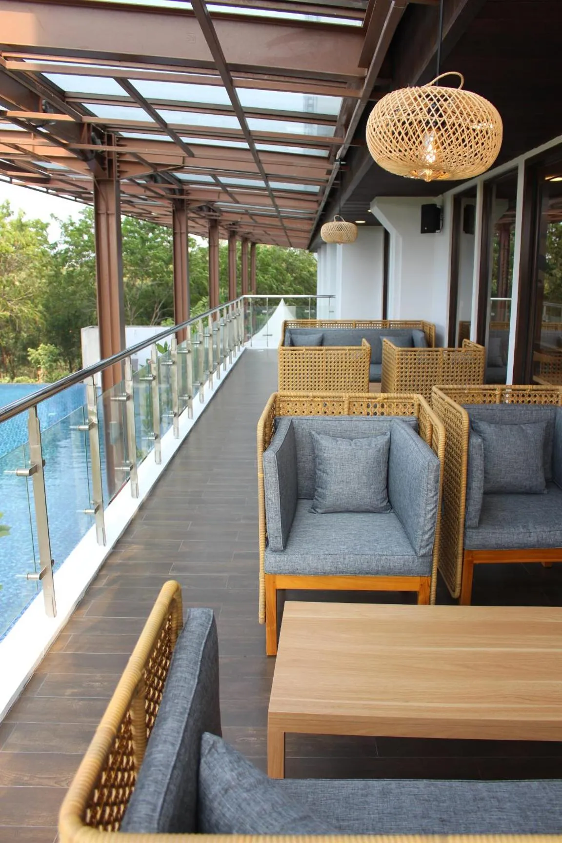 Restaurant/places to eat in Kawana Golf Residence