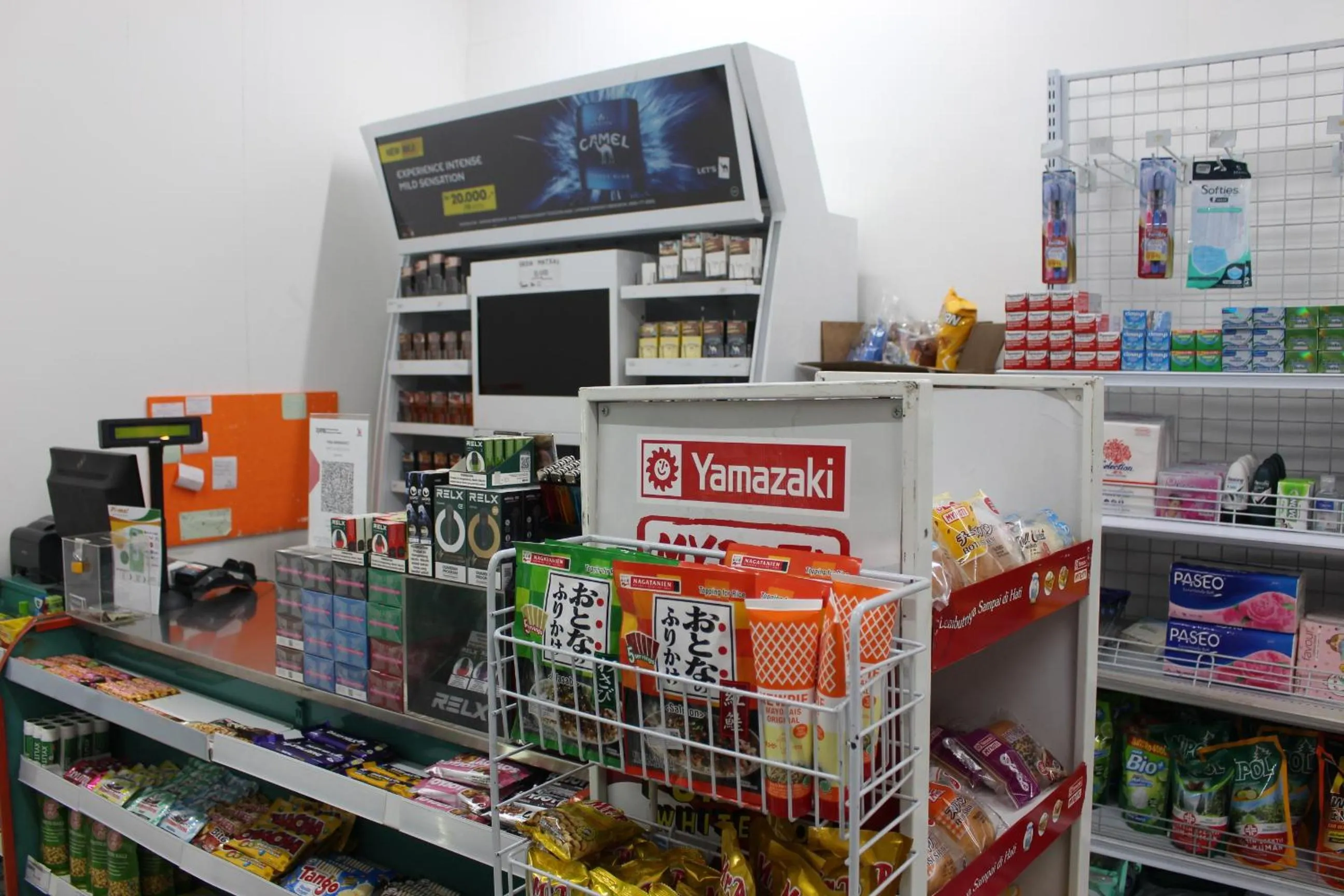 Supermarket/grocery shop in Kawana Golf Residence