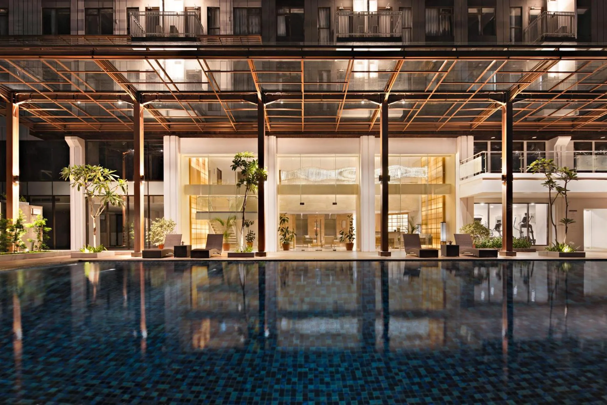 Swimming pool in Kawana Golf Residence