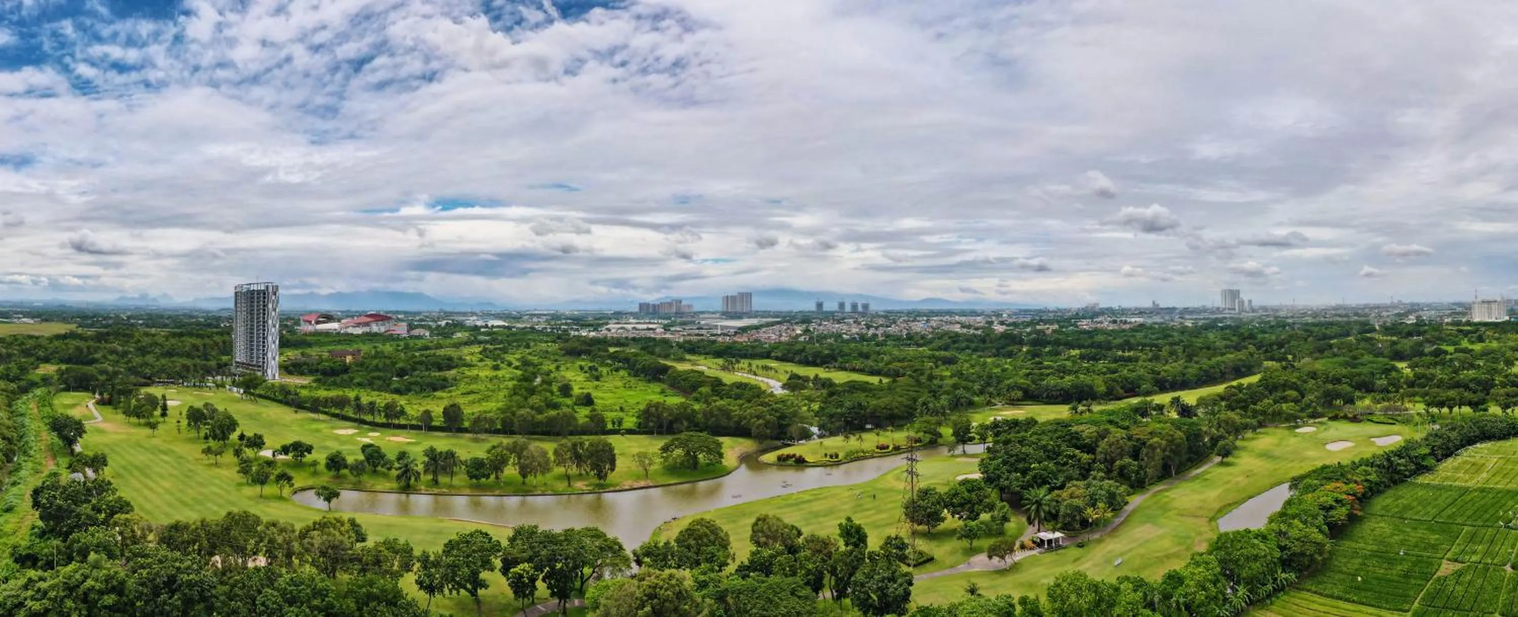 Neighbourhood in Kawana Golf Residence
