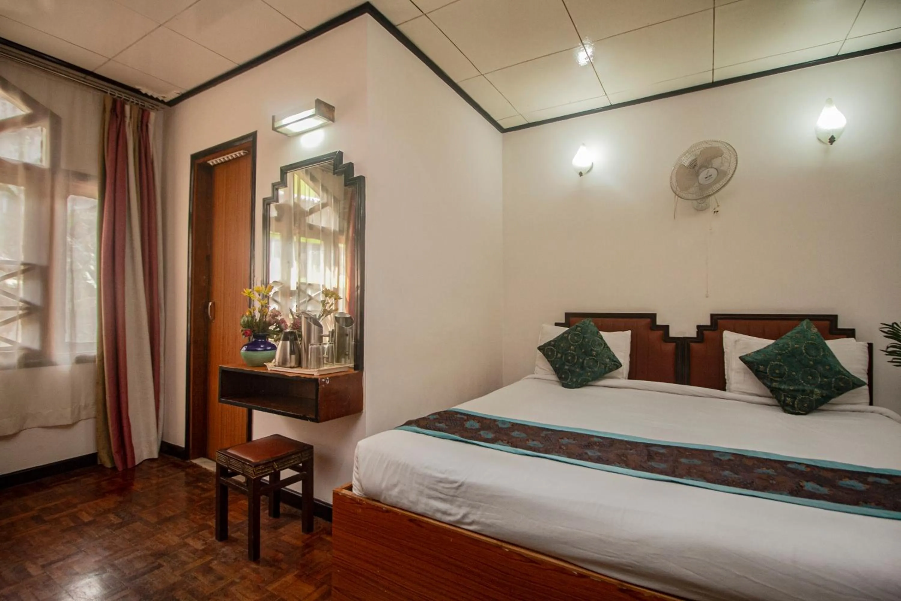 Bed in Central Hill Resort The Mall Road