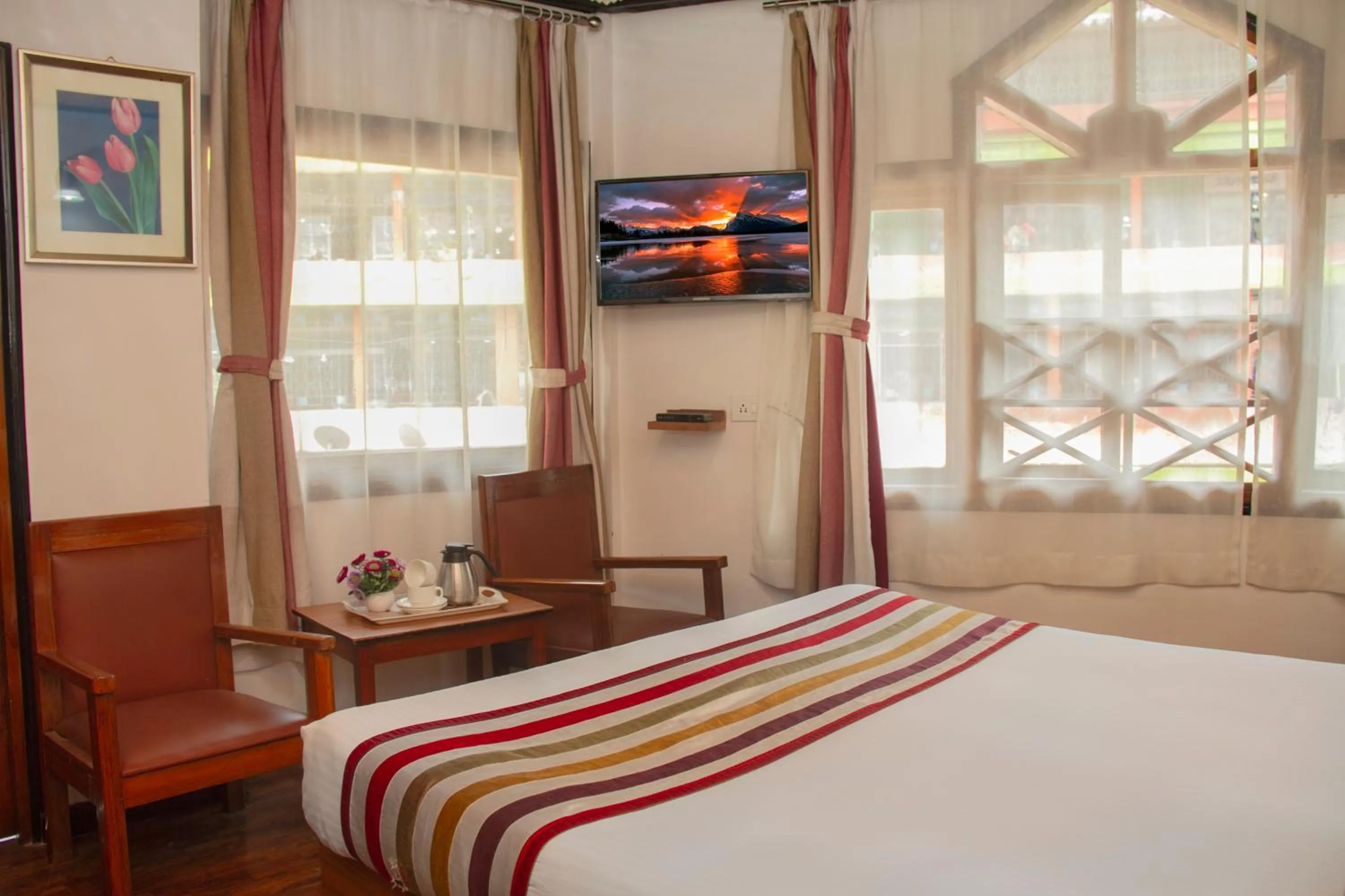 Bed in Central Hill Resort The Mall Road