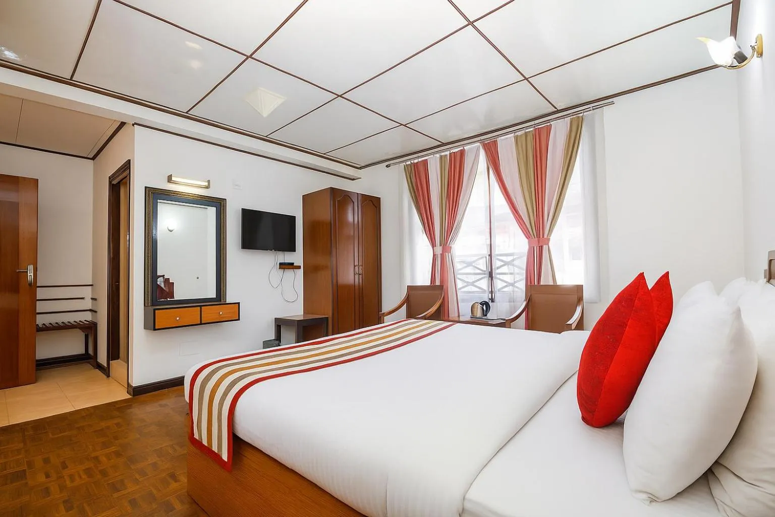 Bed in Central Hill Resort The Mall Road