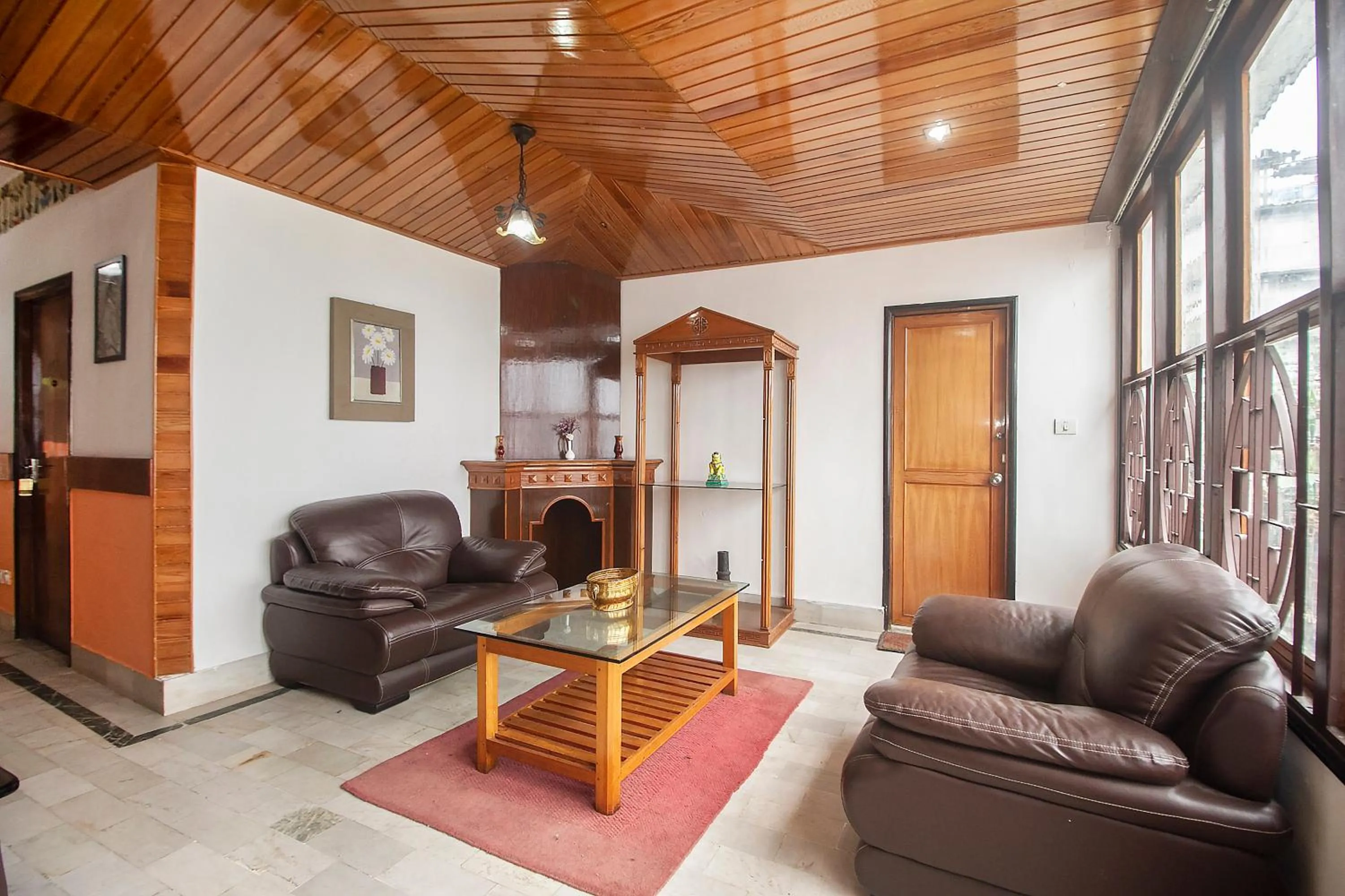 Central Hill Resort The Mall Road