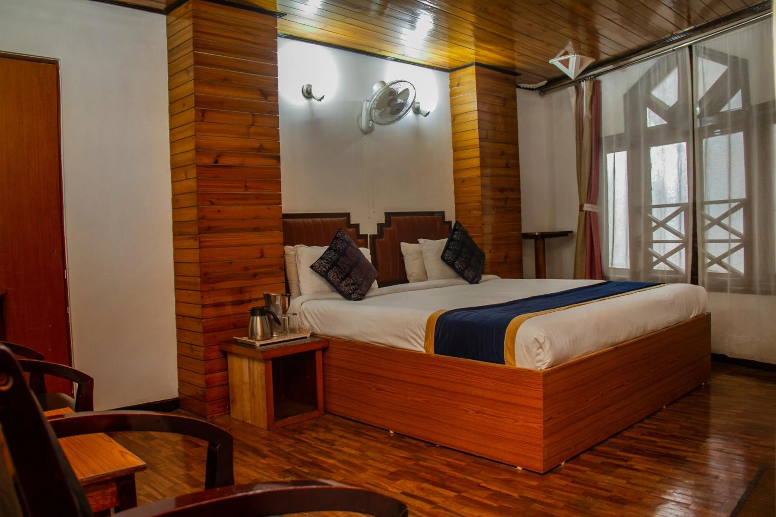 Bed in Central Hill Resort The Mall Road