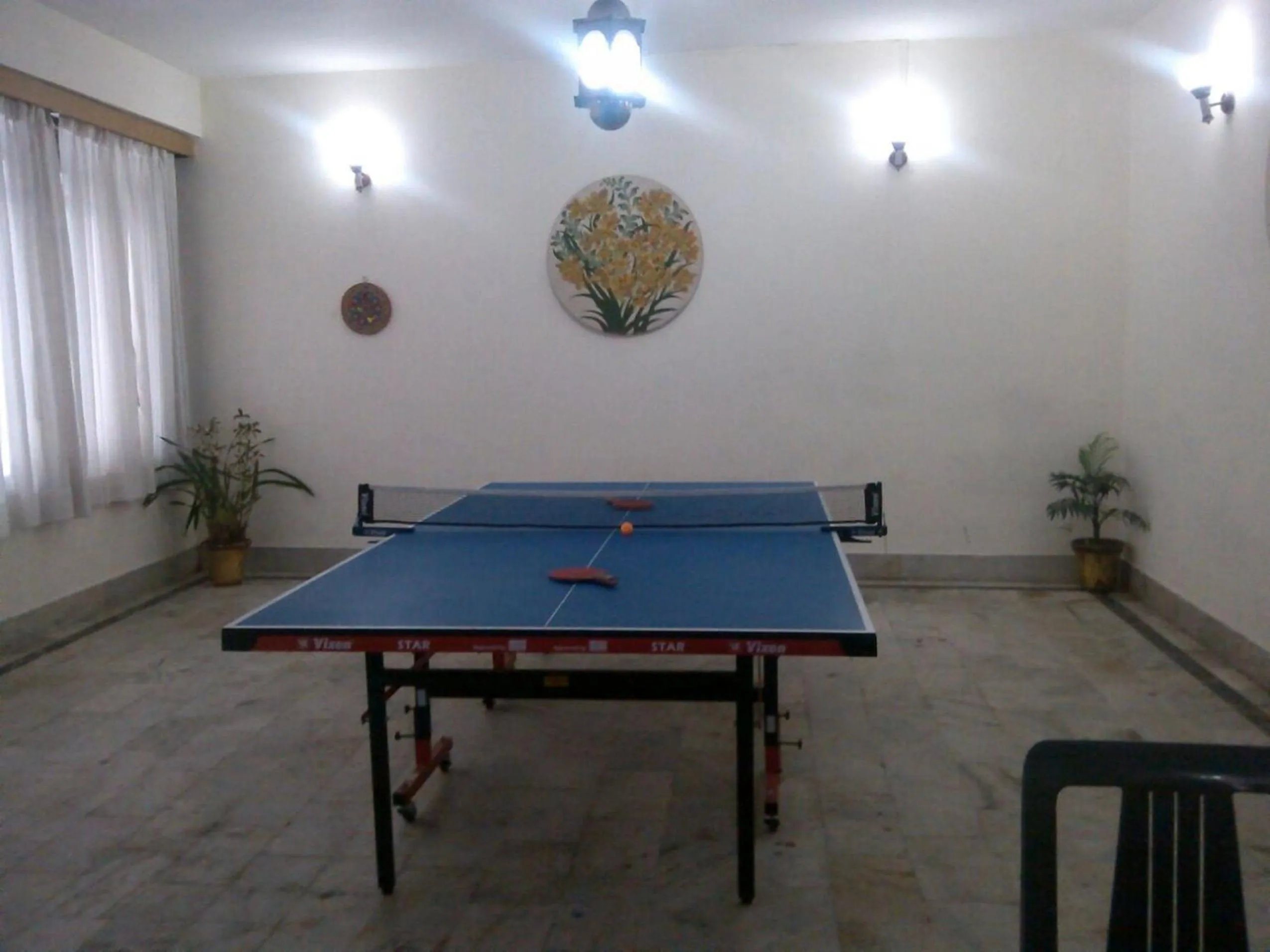 Area and facilities in Central Hill Resort The Mall Road