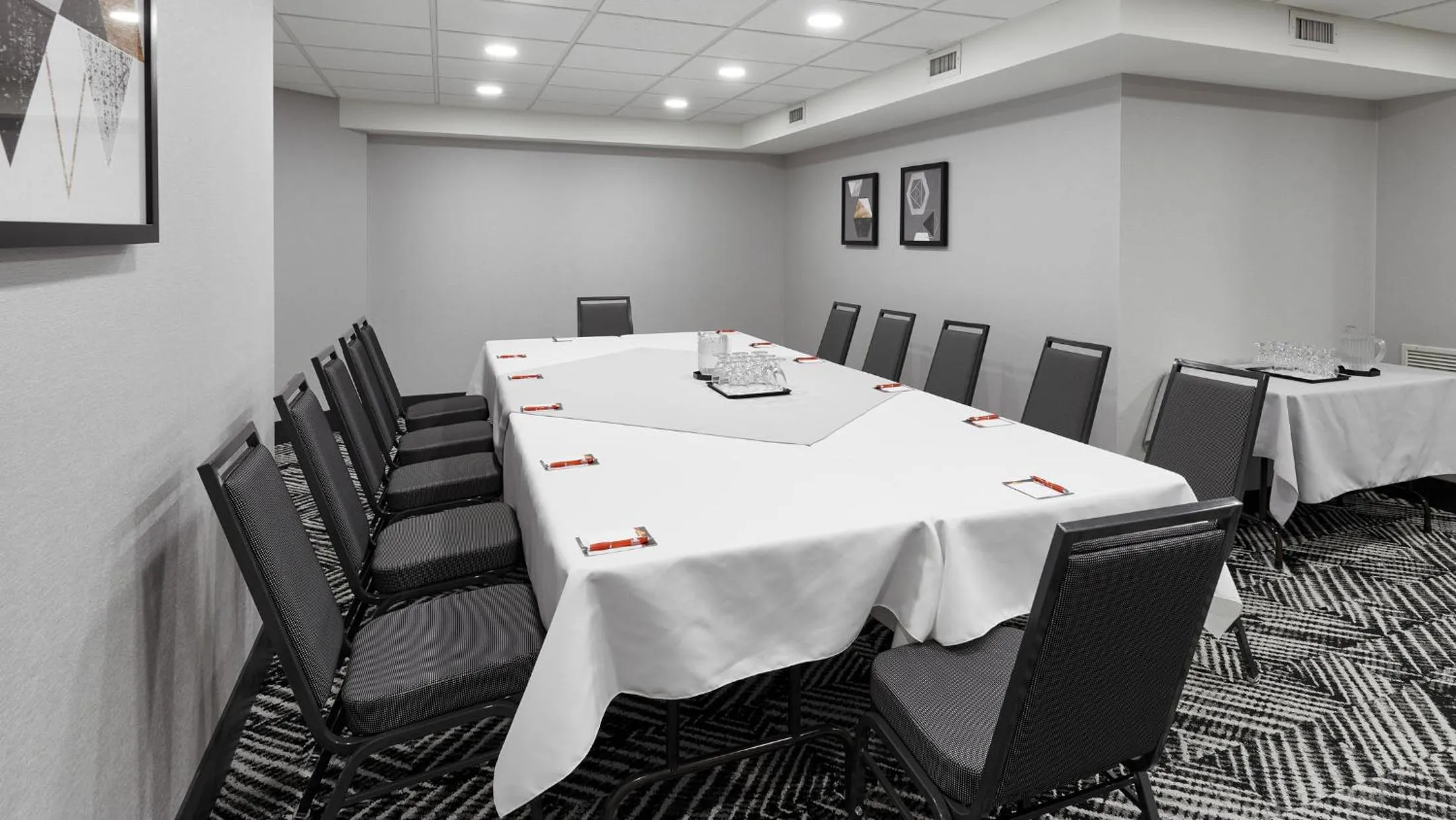 Meeting/conference room in Stay Inn Hotel Toronto