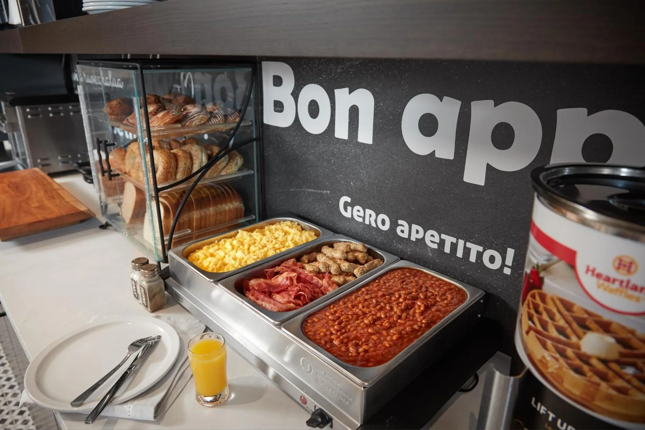 Buffet breakfast in Stay Inn Hotel Toronto