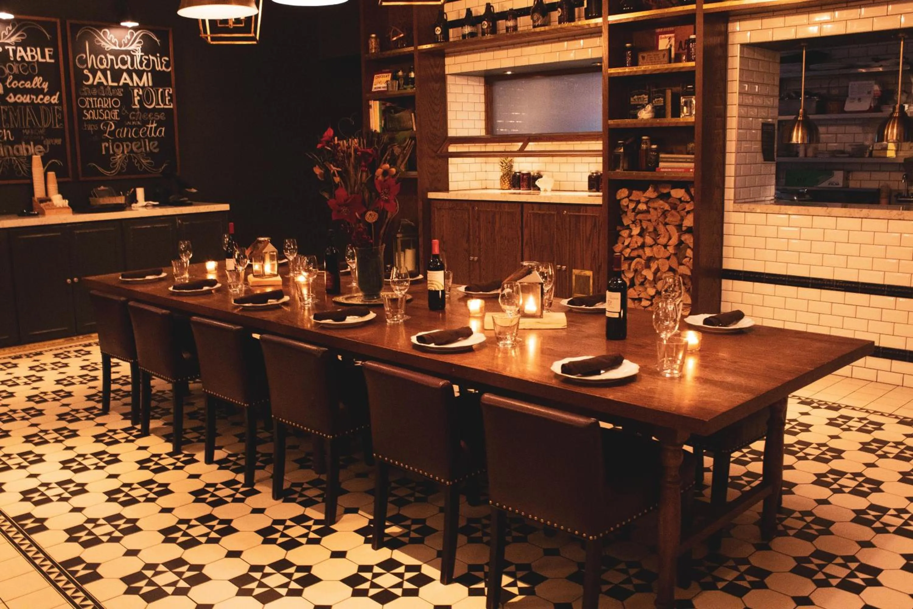 Restaurant/places to eat in DoubleTree by Hilton Ottawa Downtown