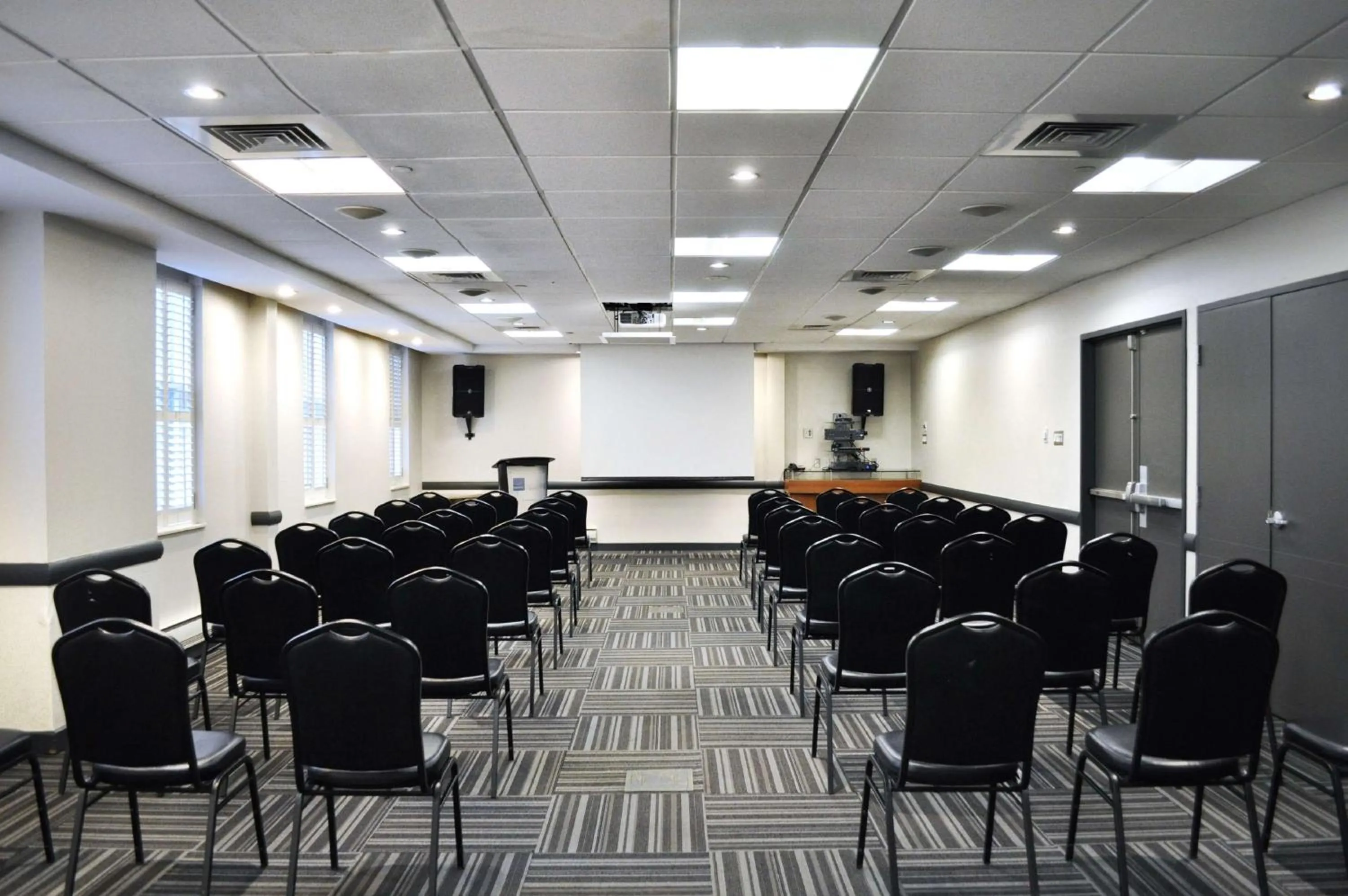 Meeting/conference room in Novotel Ottawa City Centre Hotel