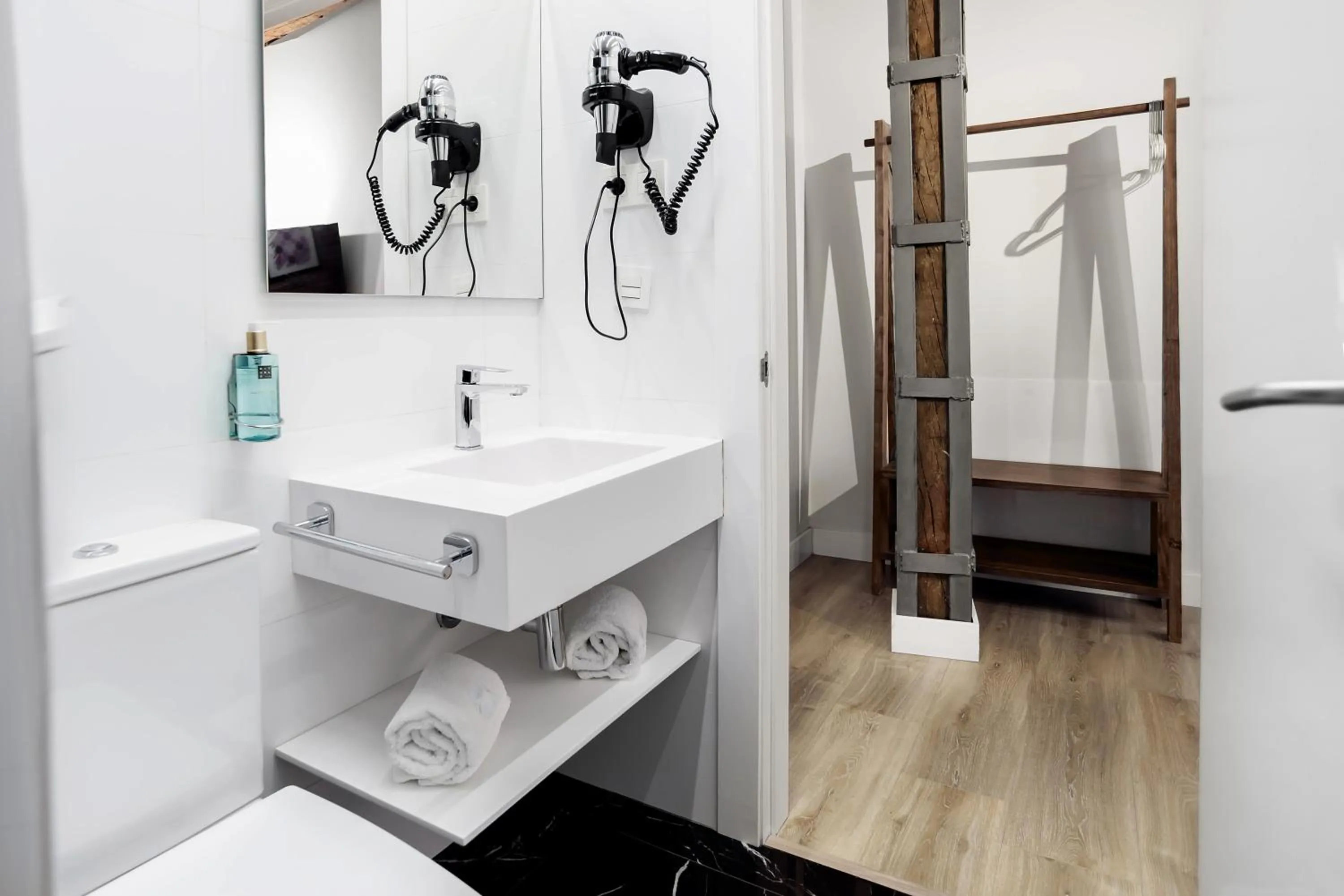 Bathroom in Hotel La Casa de Los Mosaicos by Maxi Hoteles