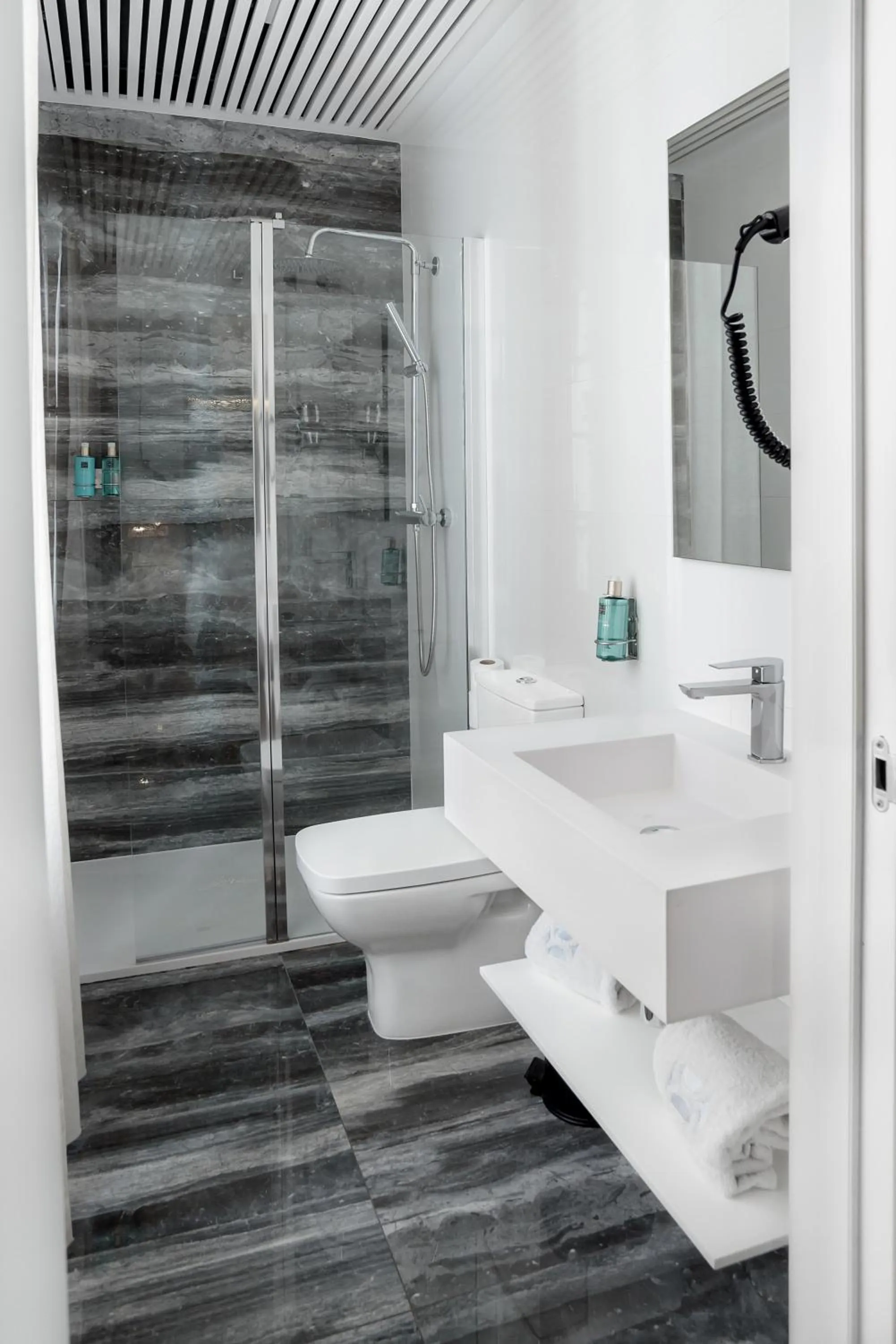 Bathroom in Hotel La Casa de Los Mosaicos by Maxi Hoteles