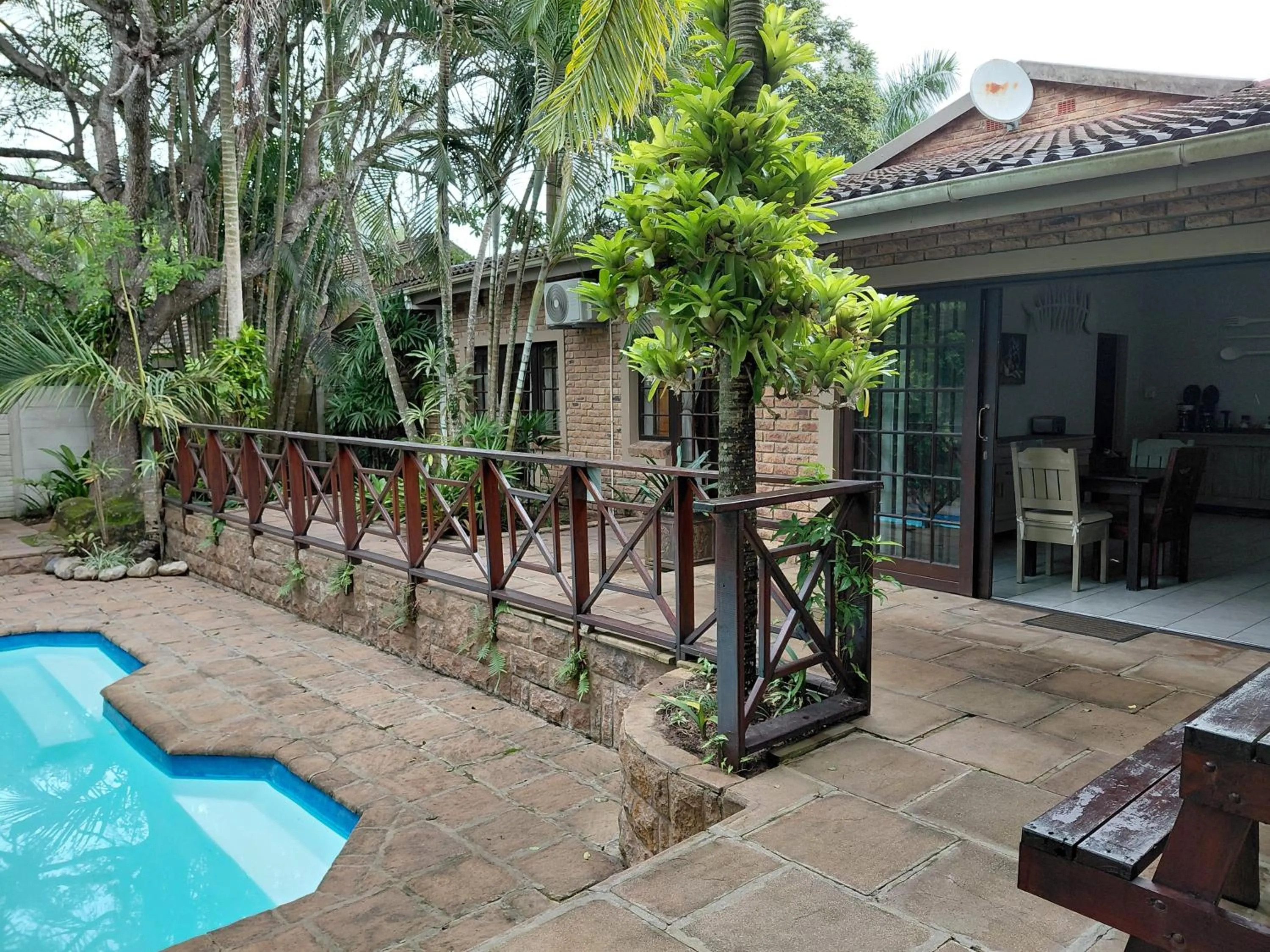 Swimming pool in African Dreamz Guest House