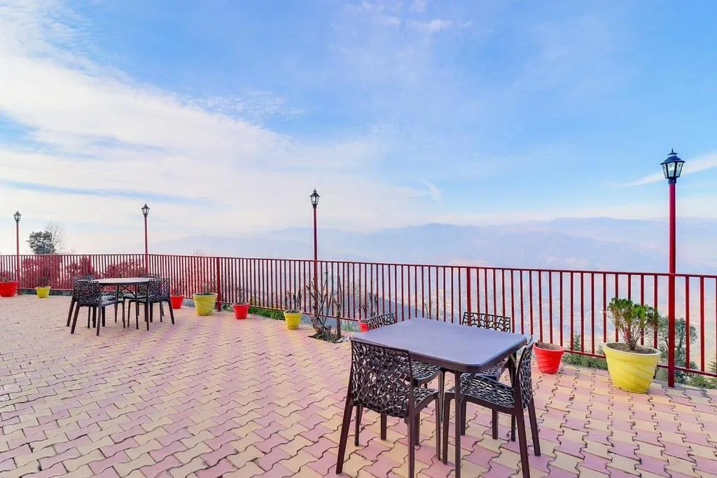 Dining area in Hotel Himdhara, Dalhousie