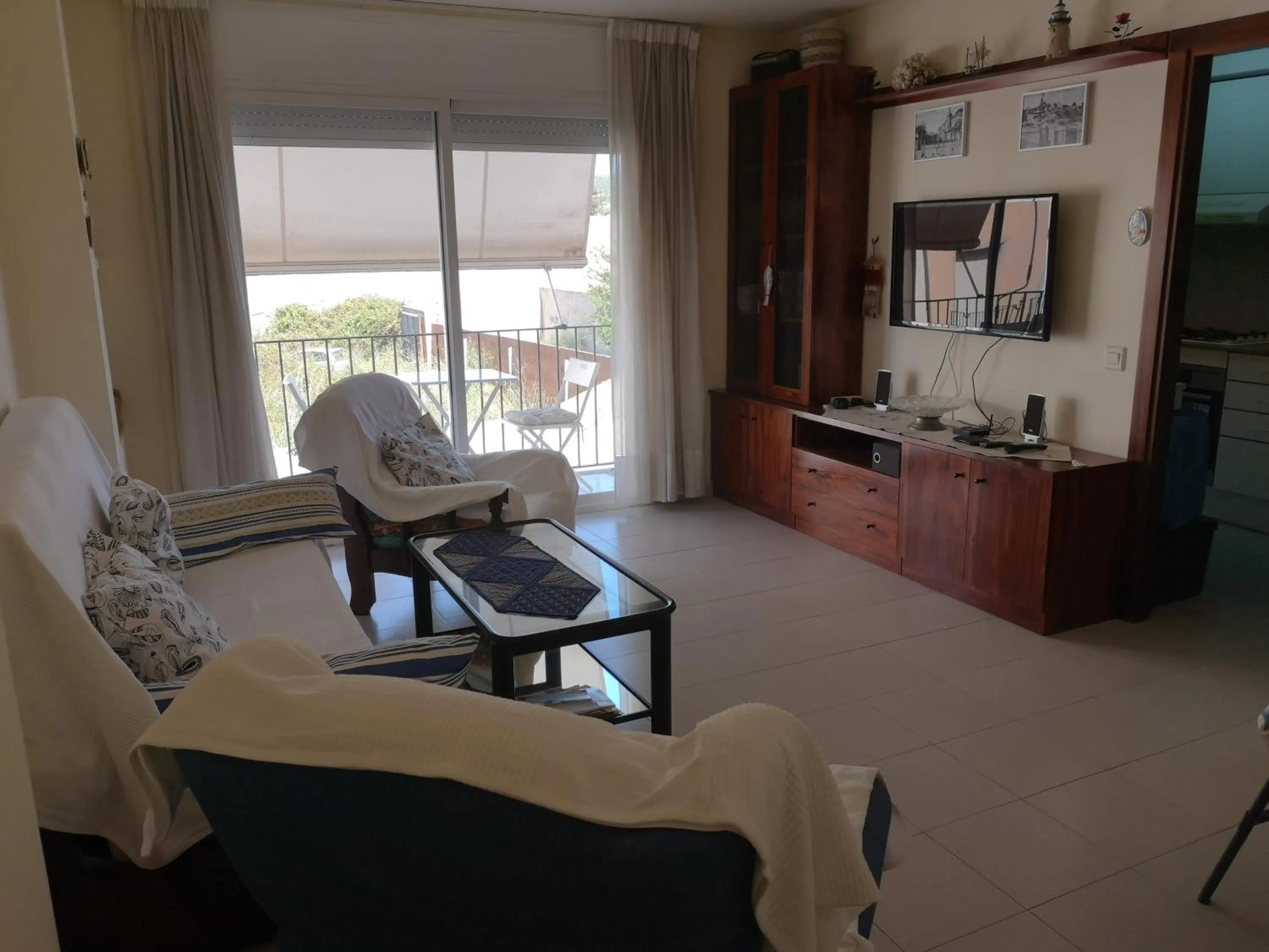 Living room in LLOGUER30 Apartamento Lotus, piscina y parquing