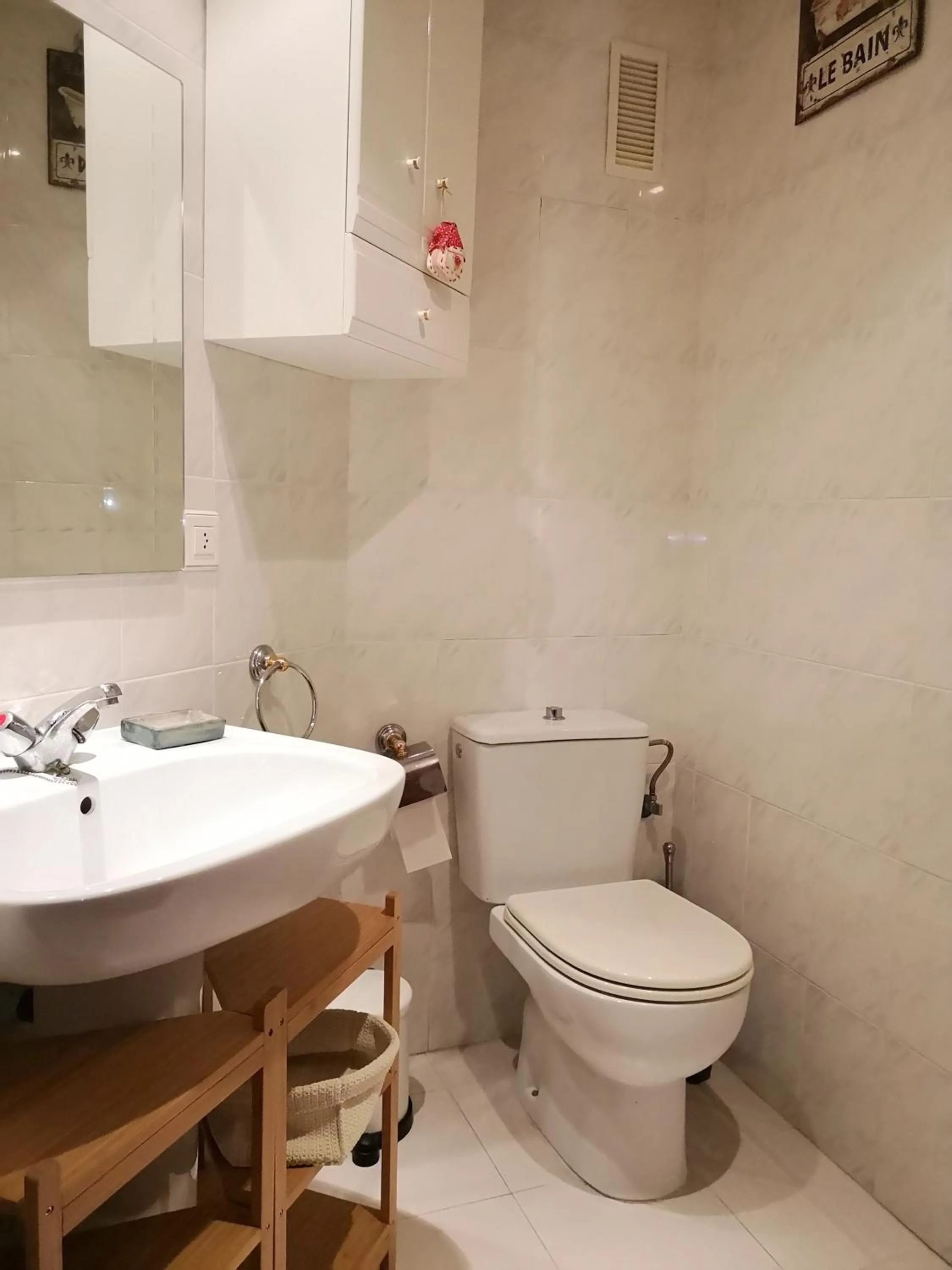 Bathroom in LLOGUER30 Apartamento Lotus, piscina y parquing