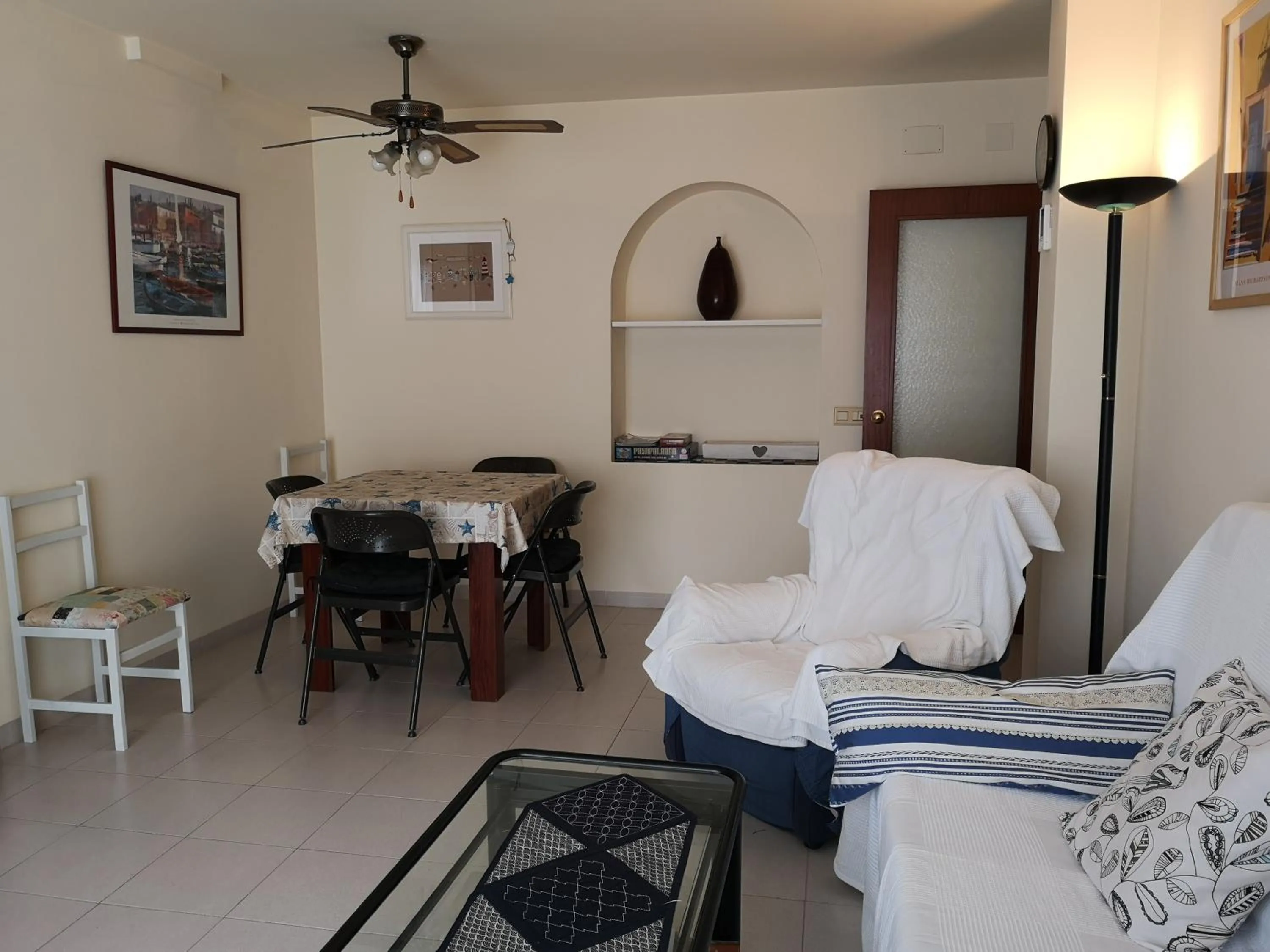 Dining area in LLOGUER30 Apartamento Lotus, piscina y parquing