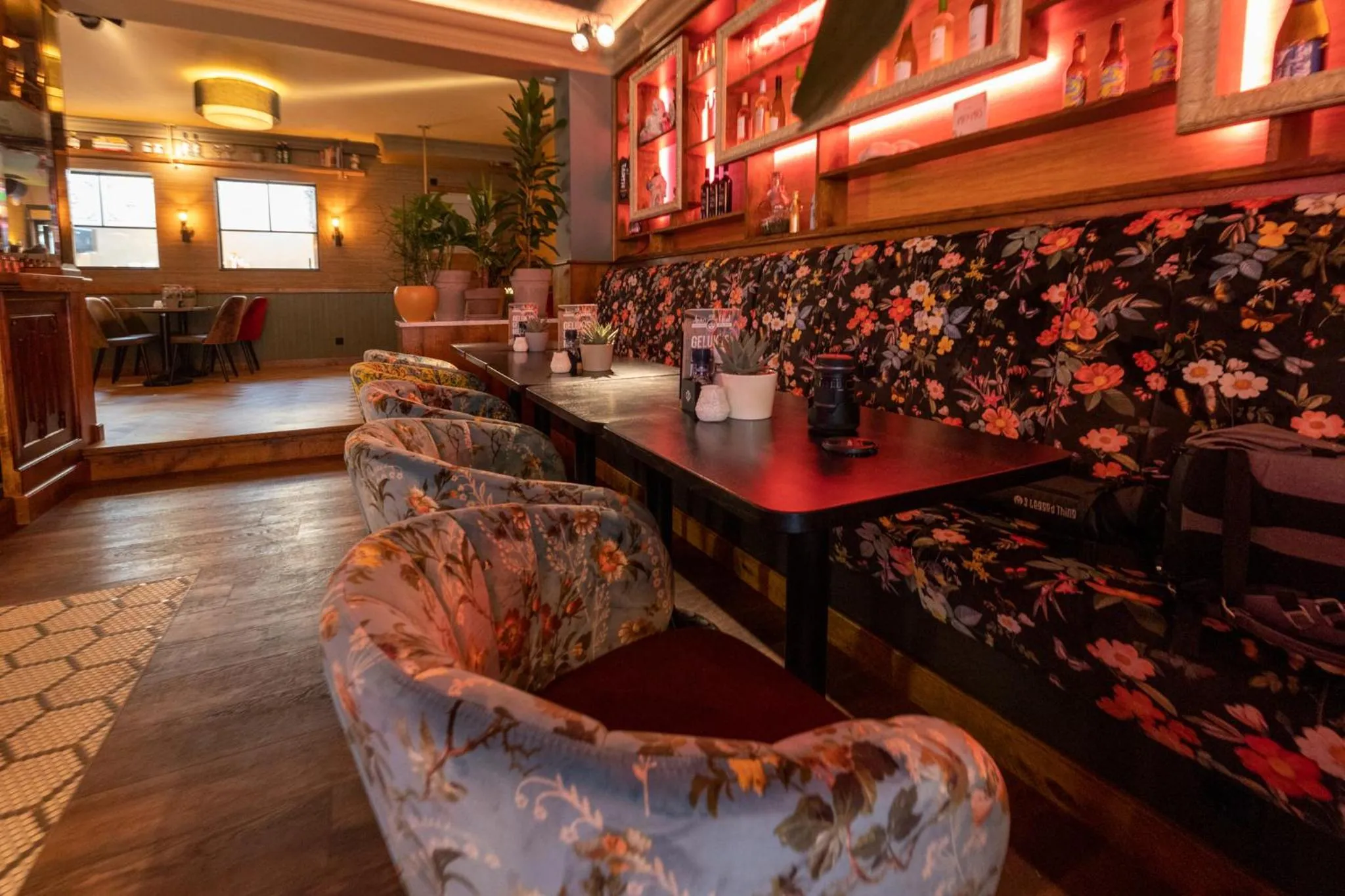 Restaurant/places to eat in Anna van Chiel