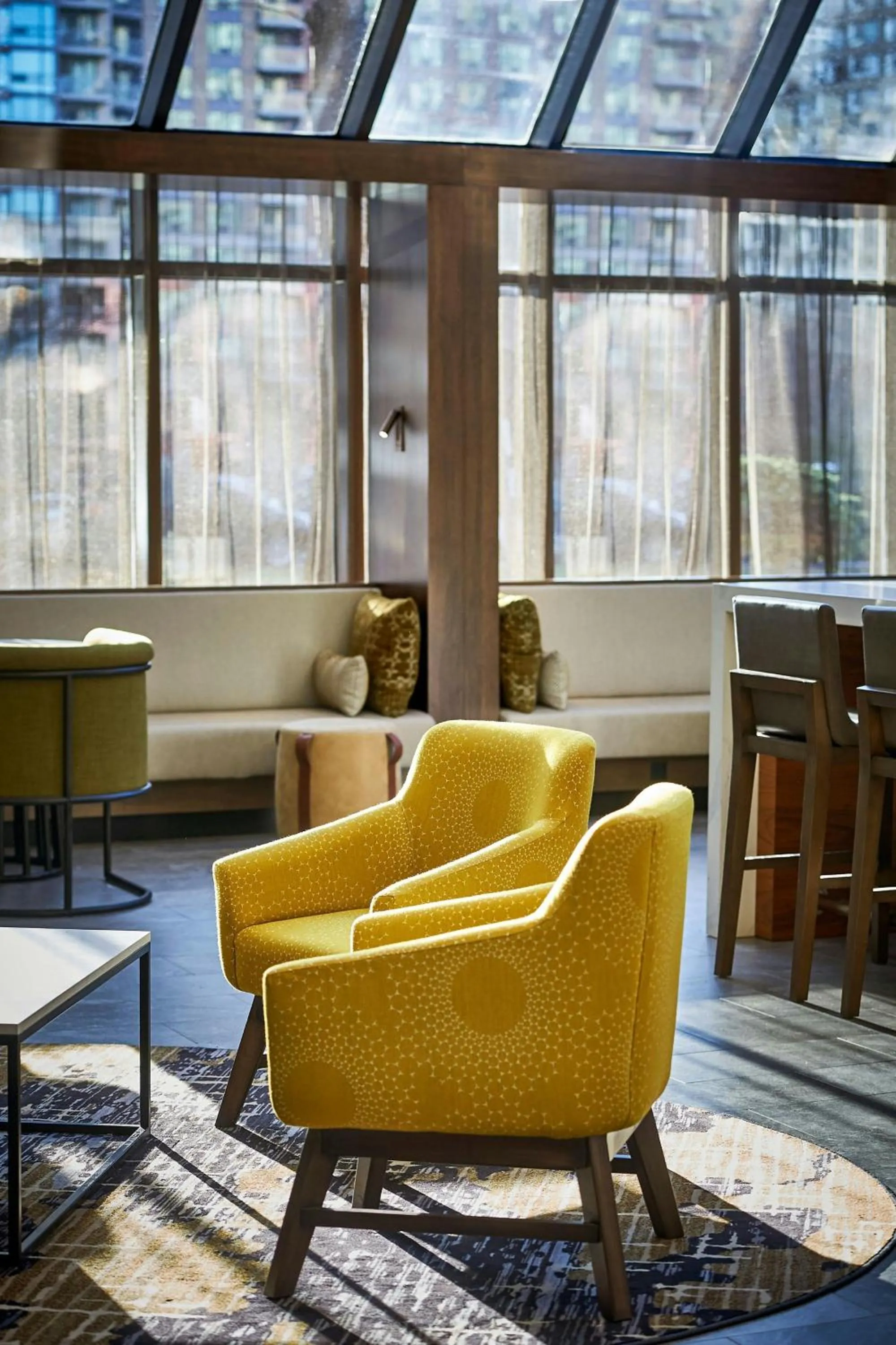 Lobby or reception in Delta Hotels by Marriott Toronto Mississauga