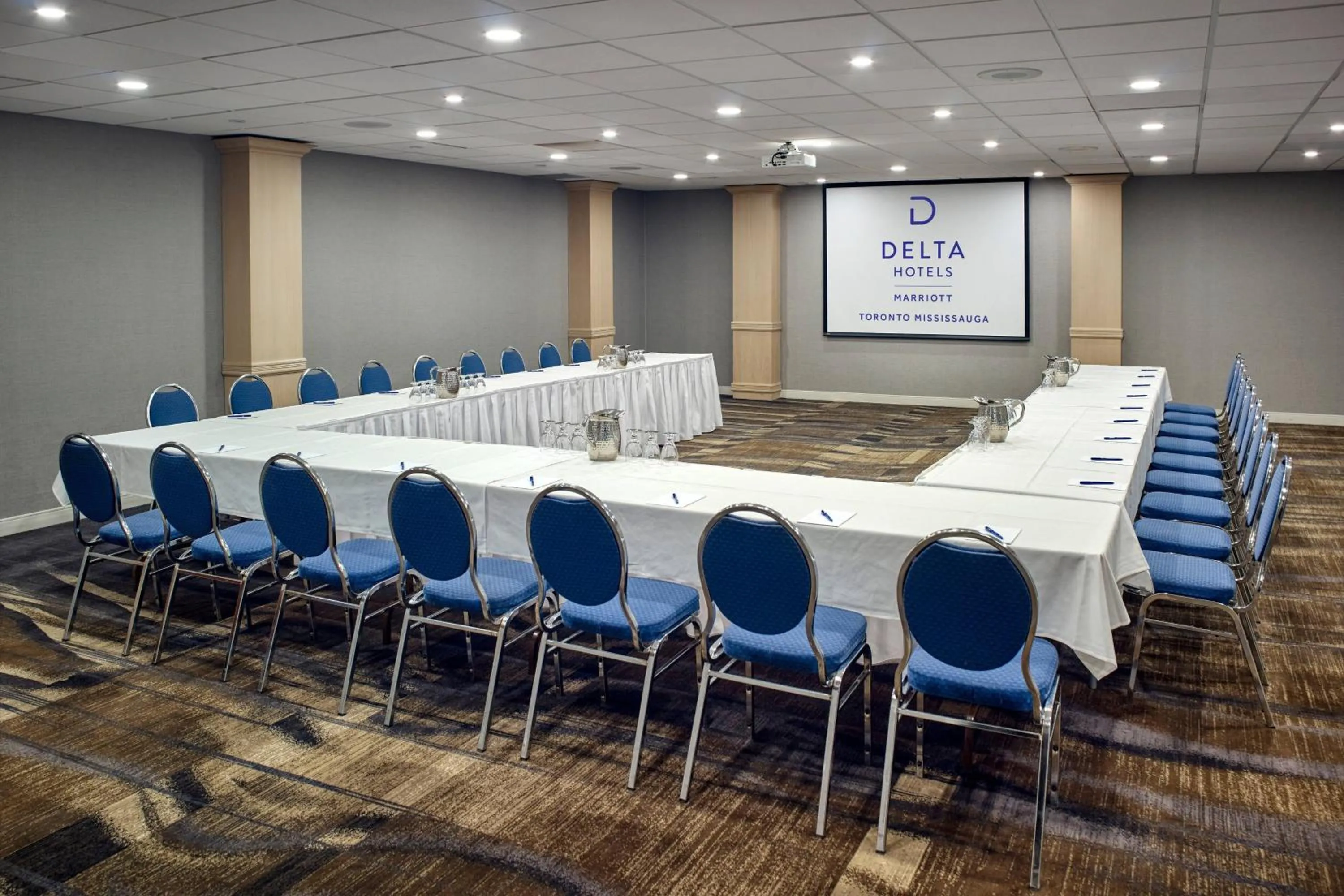 Meeting/conference room in Delta Hotels by Marriott Toronto Mississauga