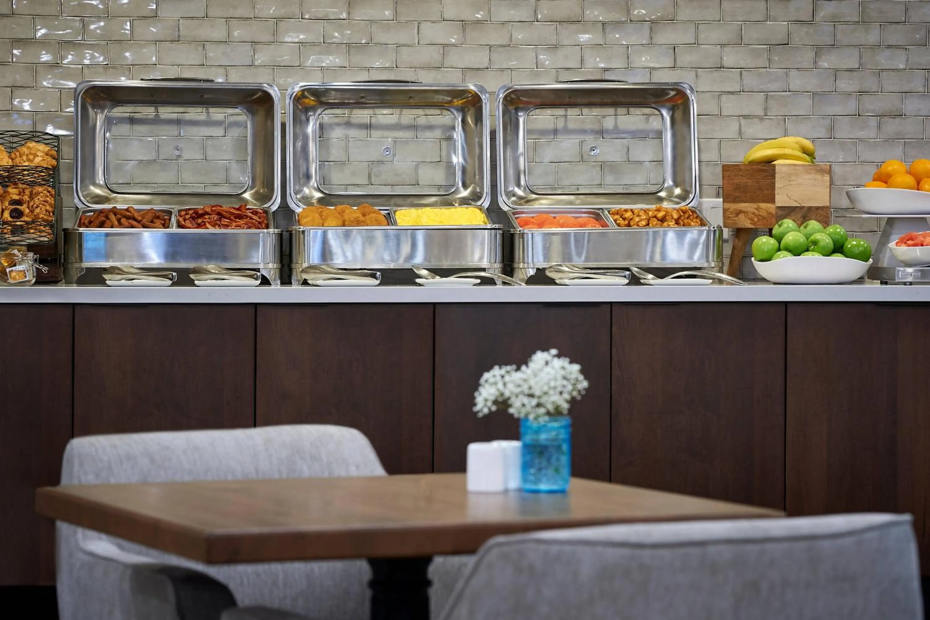 Breakfast in Delta Hotels by Marriott Toronto Mississauga