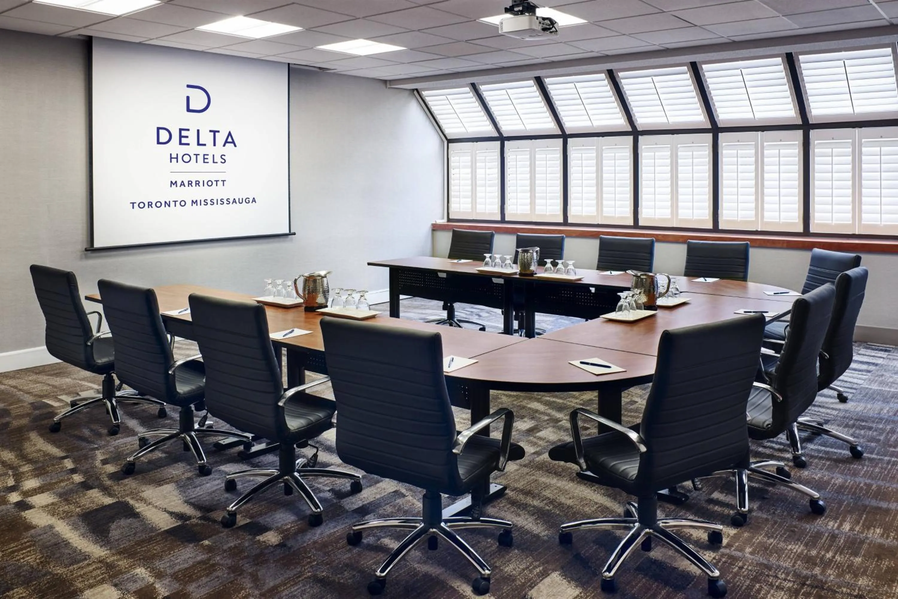 Meeting/conference room in Delta Hotels by Marriott Toronto Mississauga