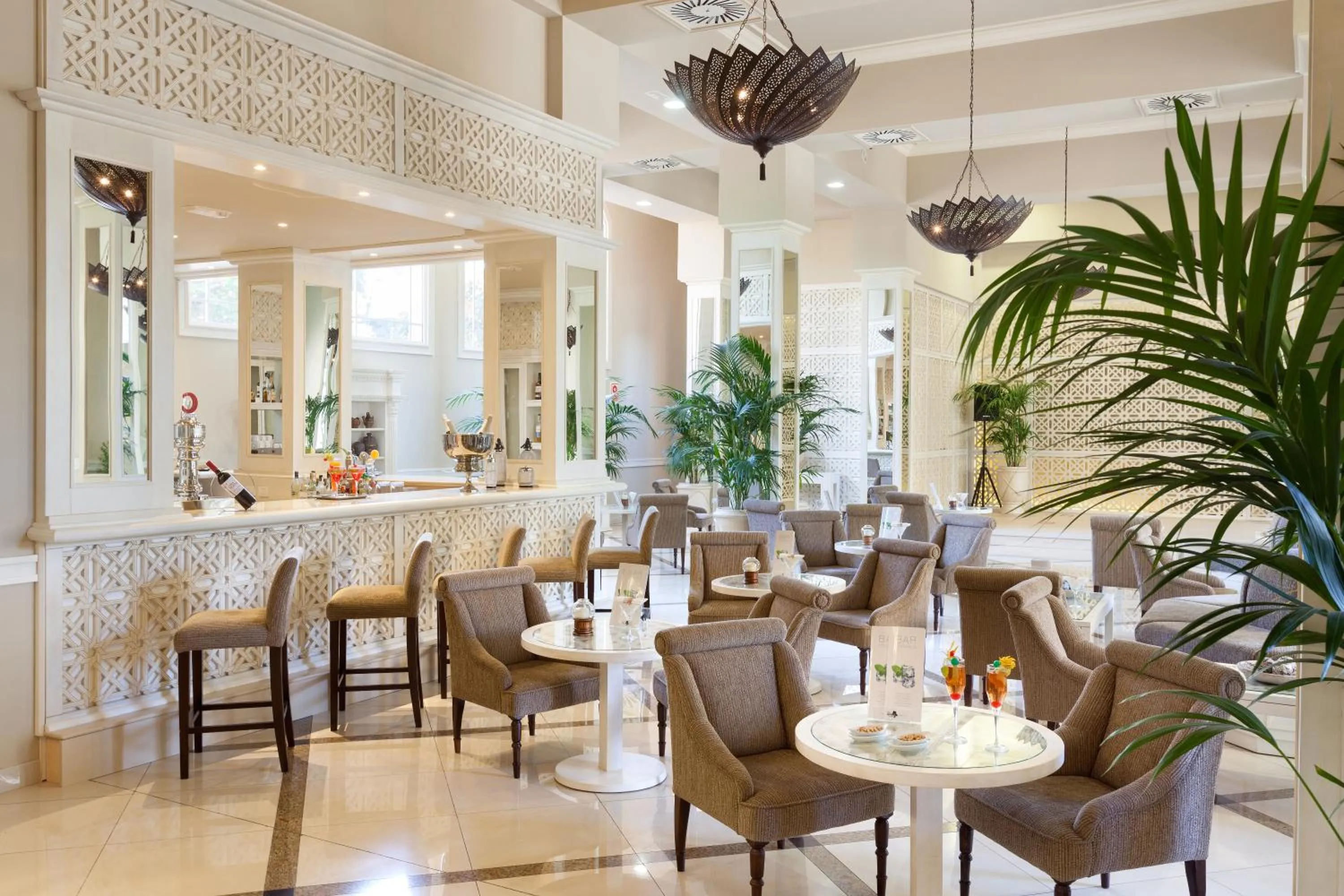 Lounge or bar in Hotel RIU Garoé